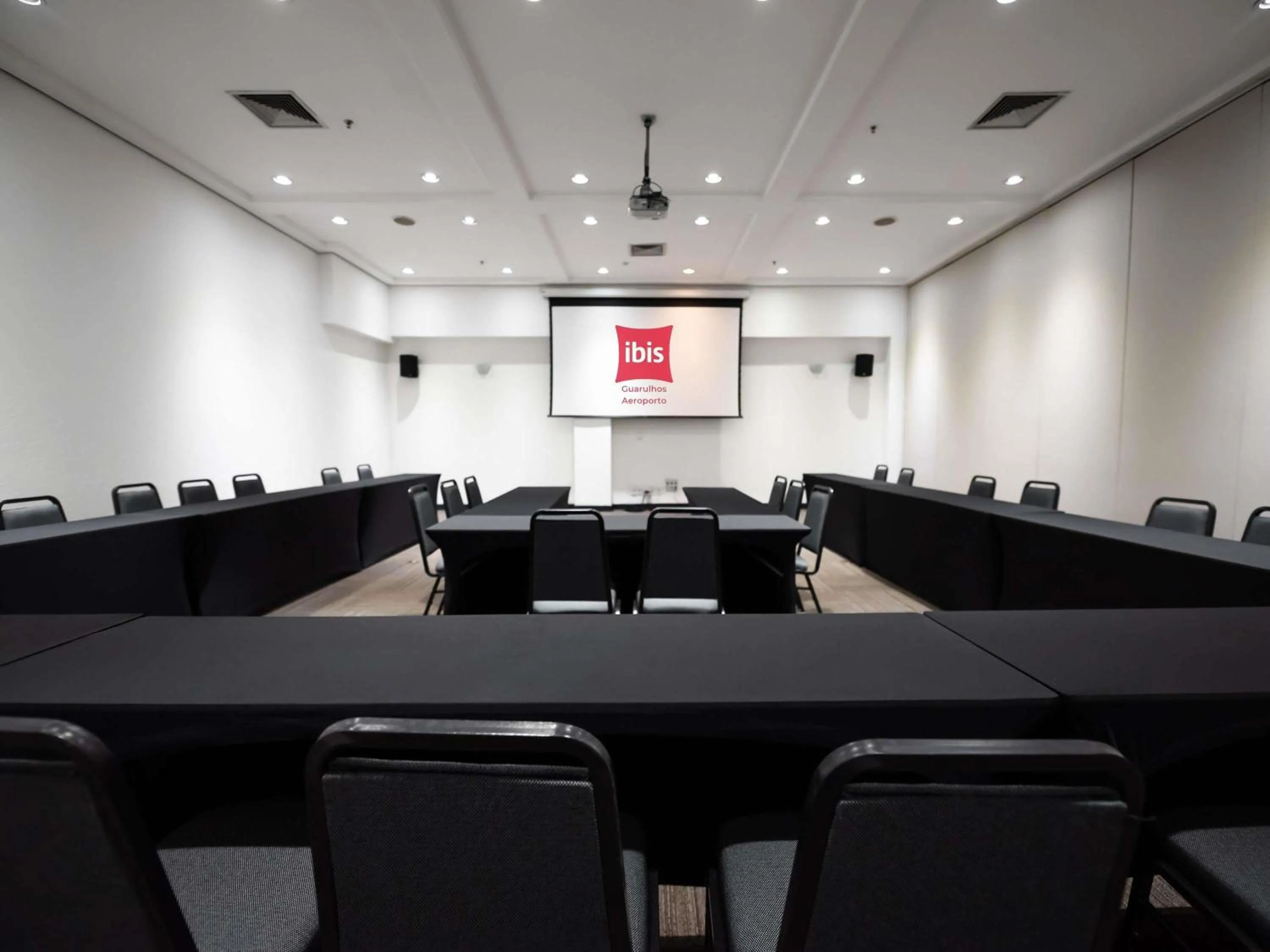 Meeting/conference room in ibis Guarulhos Aeroporto