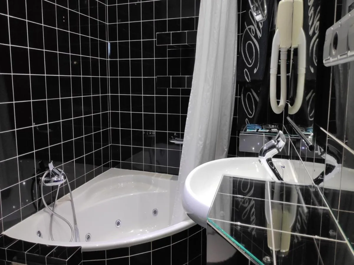 Shower in Hotel Plata