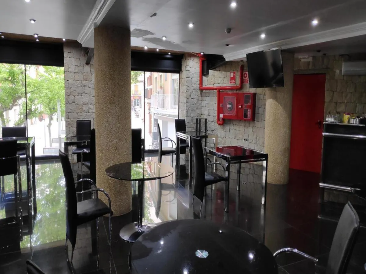 Communal lounge/ TV room in Hotel Plata