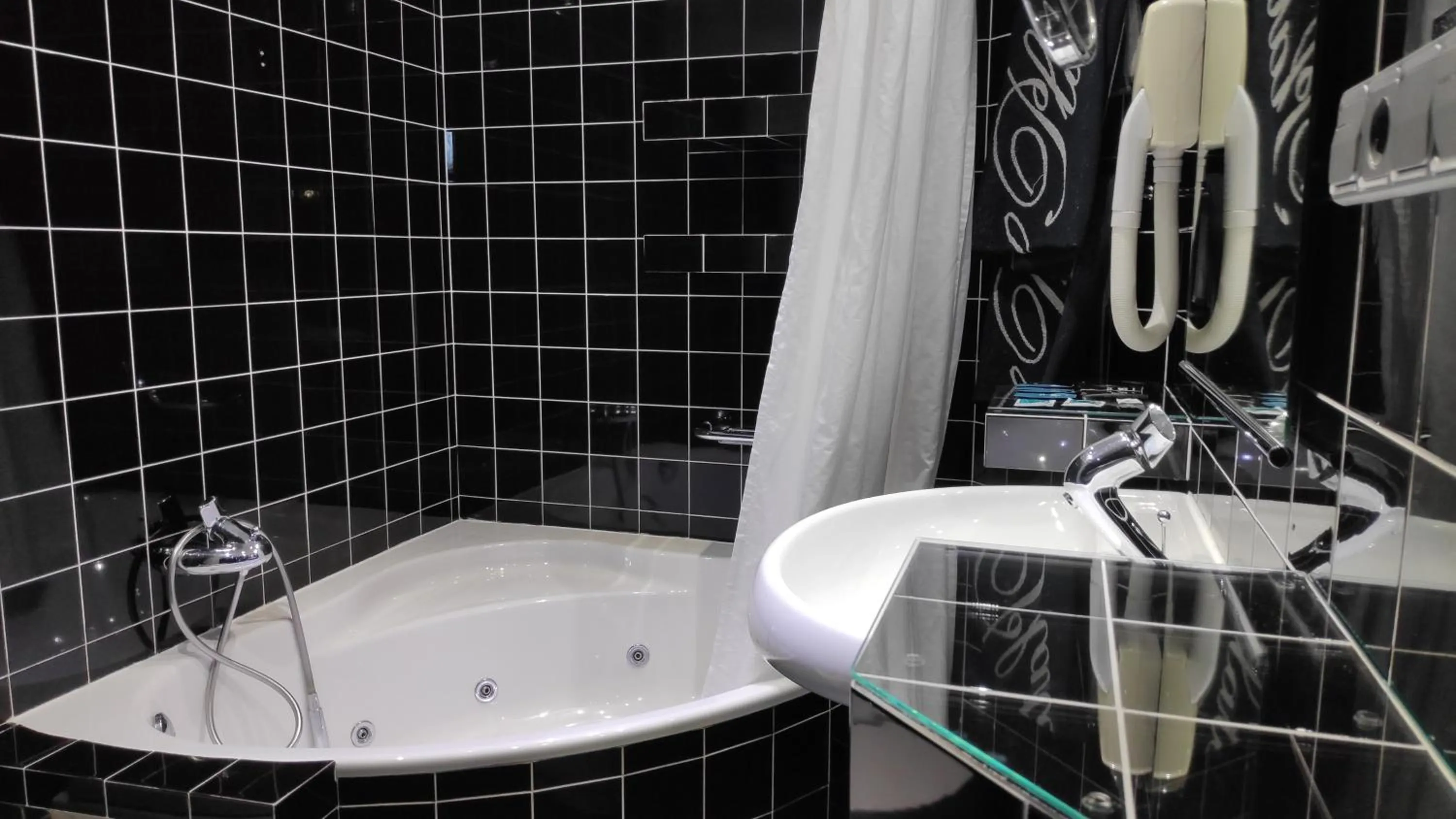 Shower in Hotel Plata