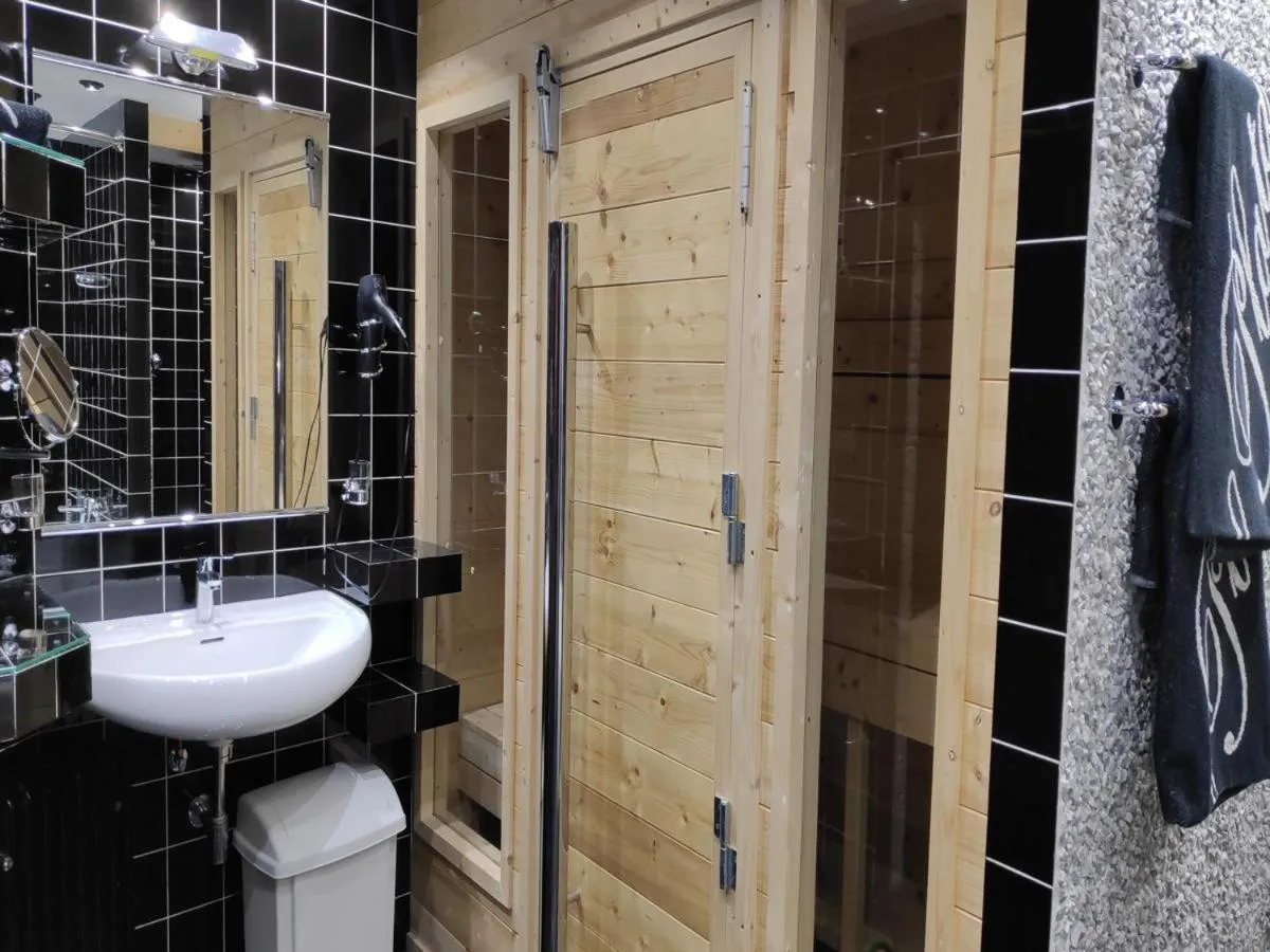 Toilet in Hotel Plata