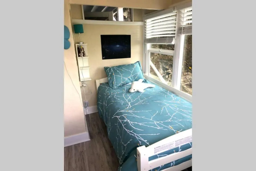 Bedroom, Bed in Viva Pacifica