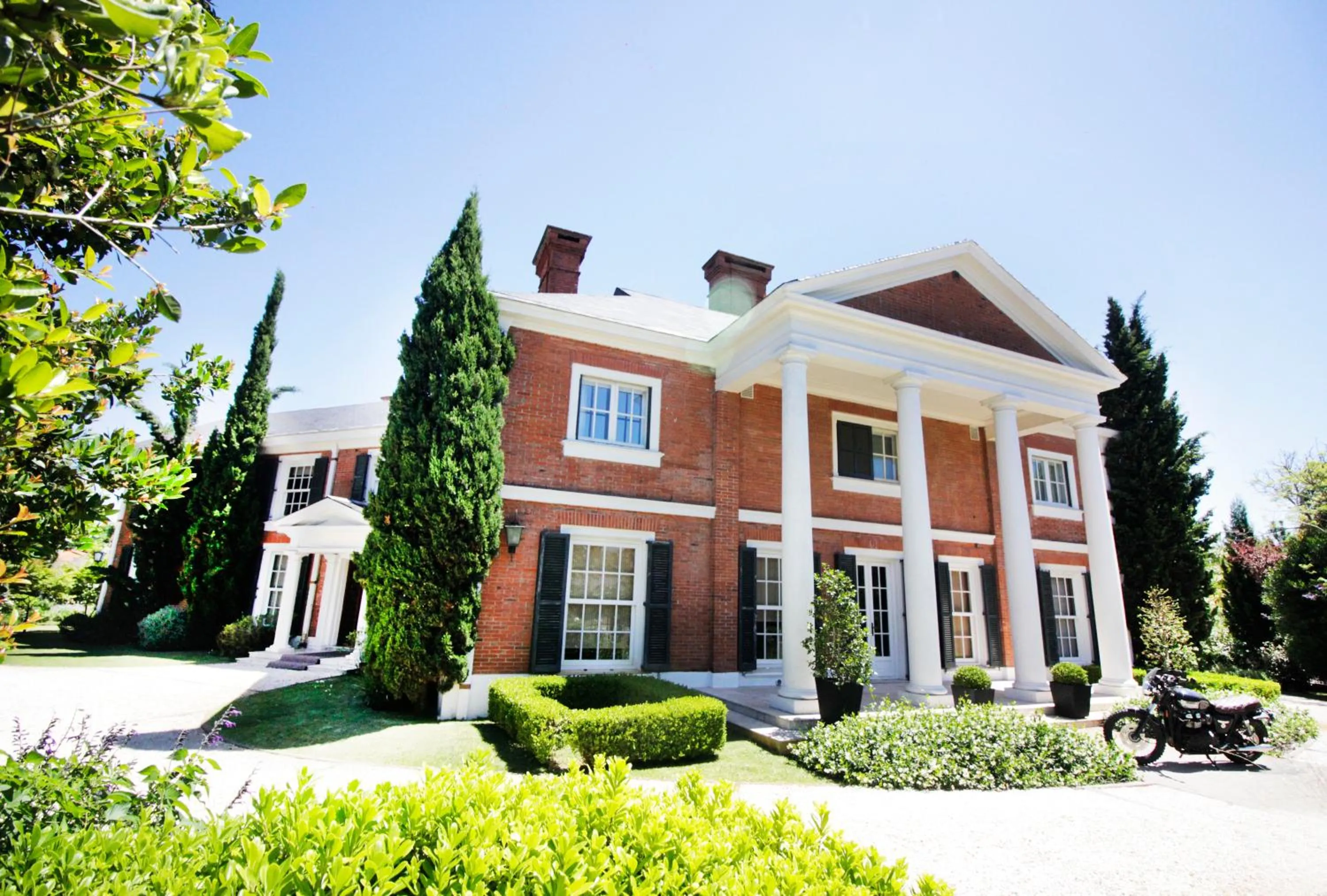 Facade/entrance in Le Bibló