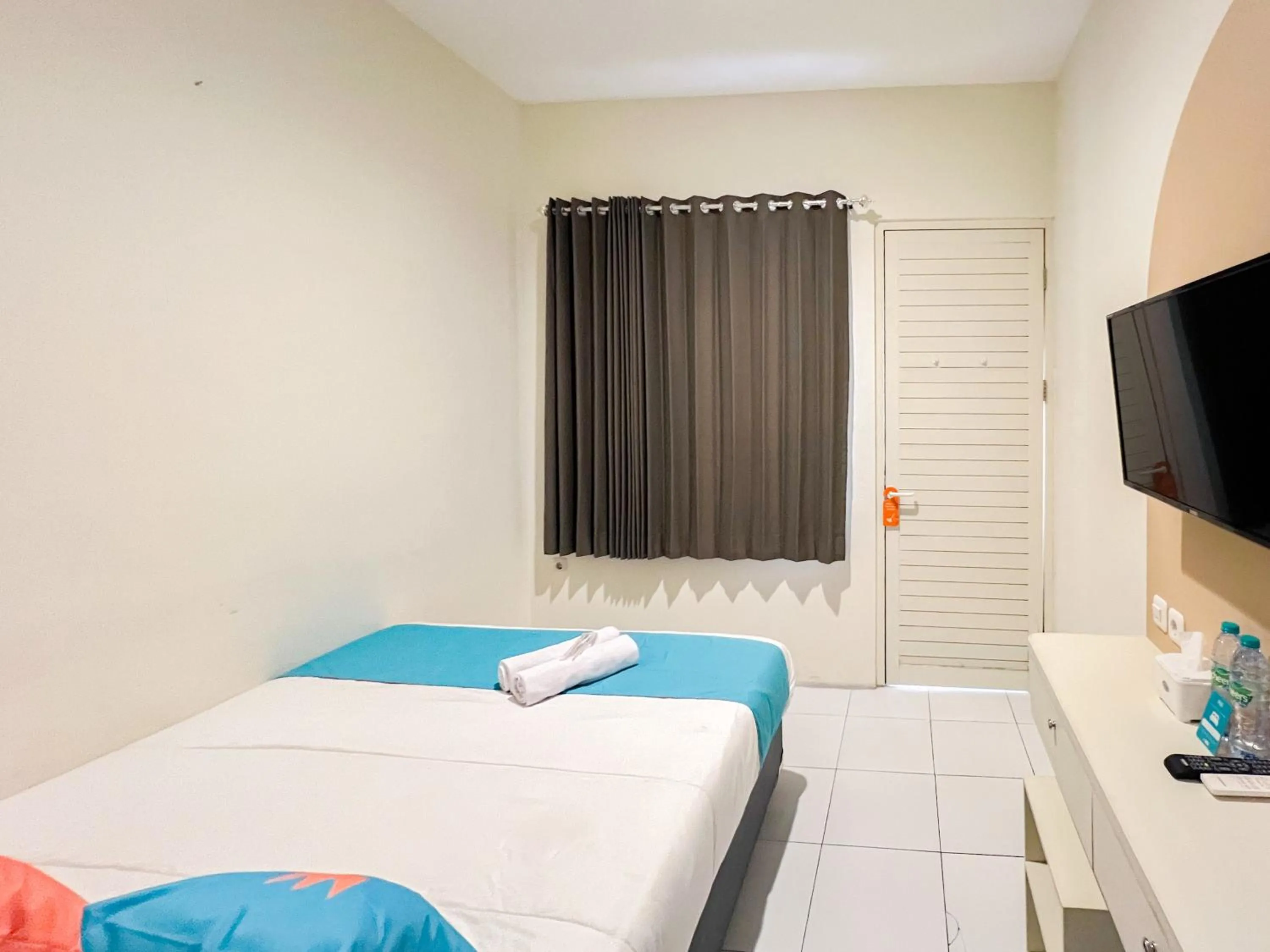 Bedroom, Bed in Sans Stay Bukit Palma Citraland