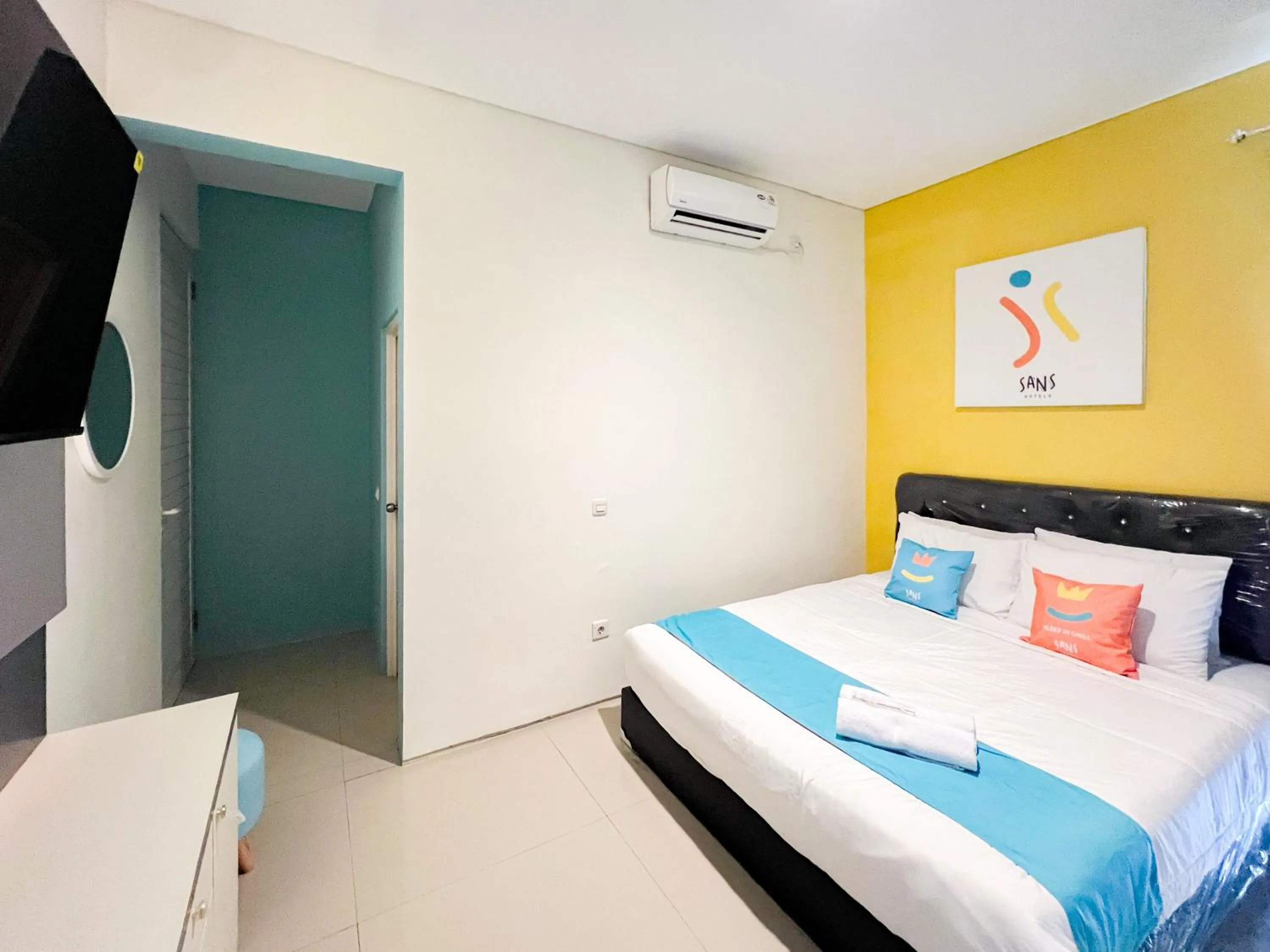 Bedroom, Bed in Sans Stay Bukit Palma Citraland