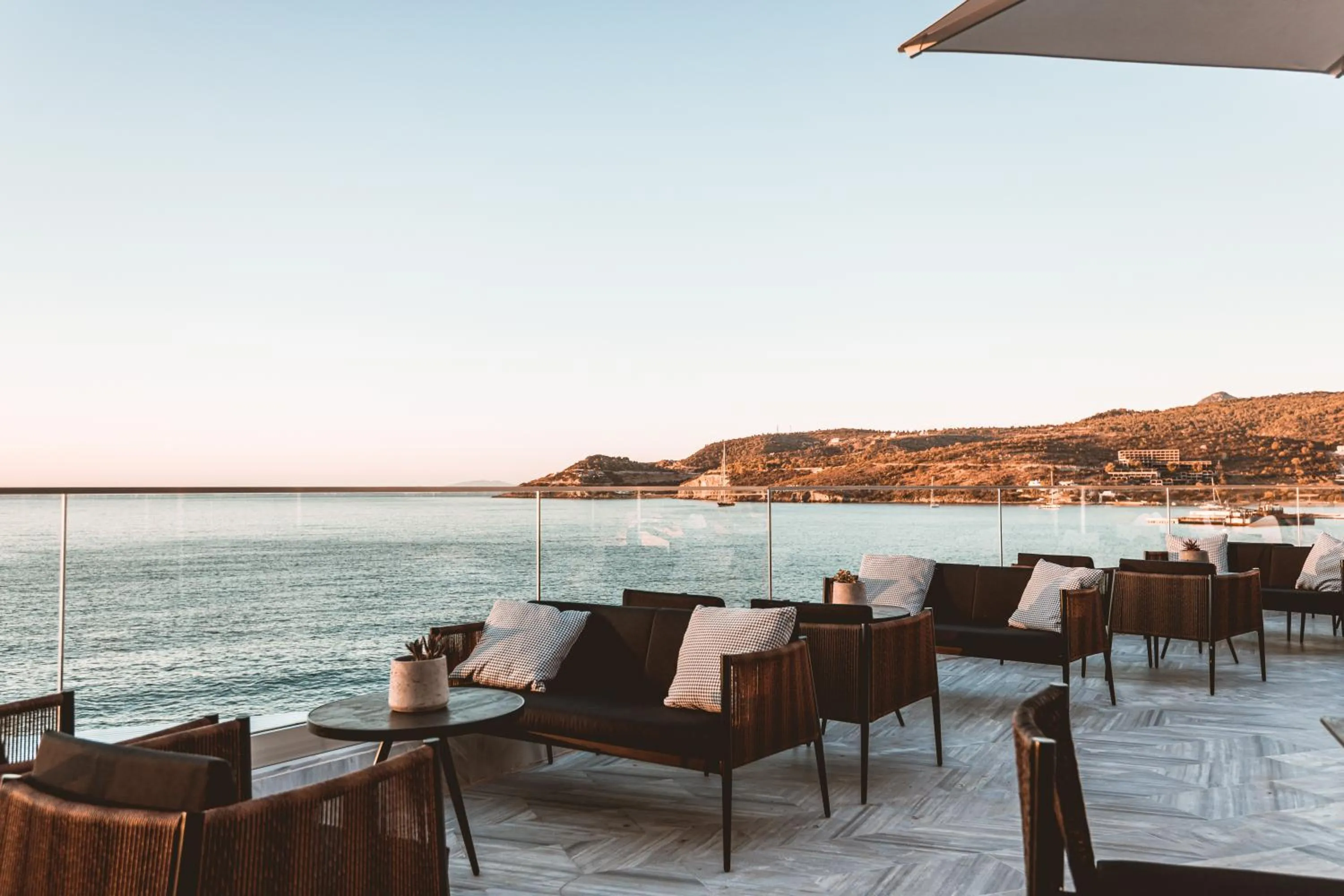 Restaurant/places to eat in Apollo Resort