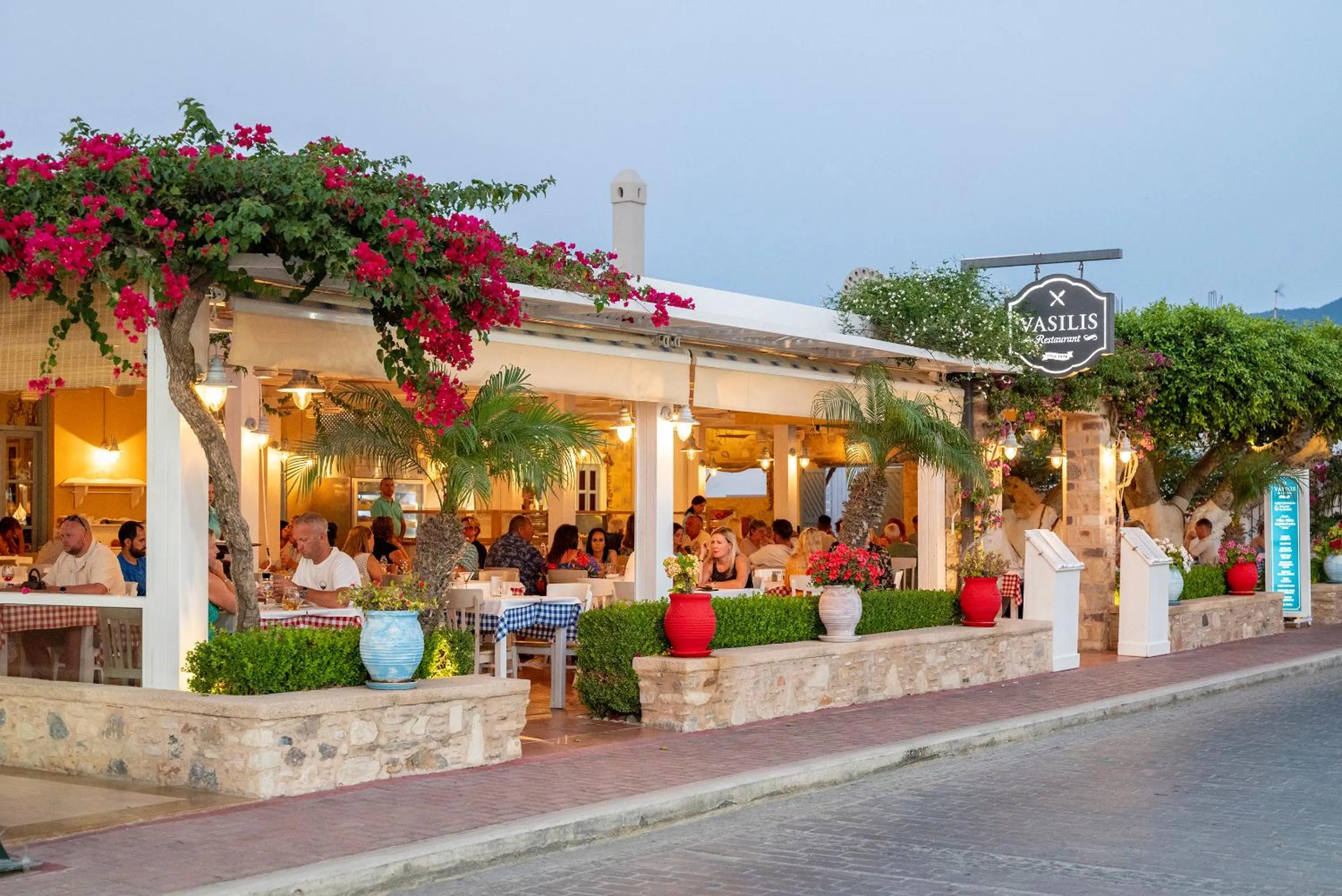 Restaurant/places to eat in Mythos Suites Hotel