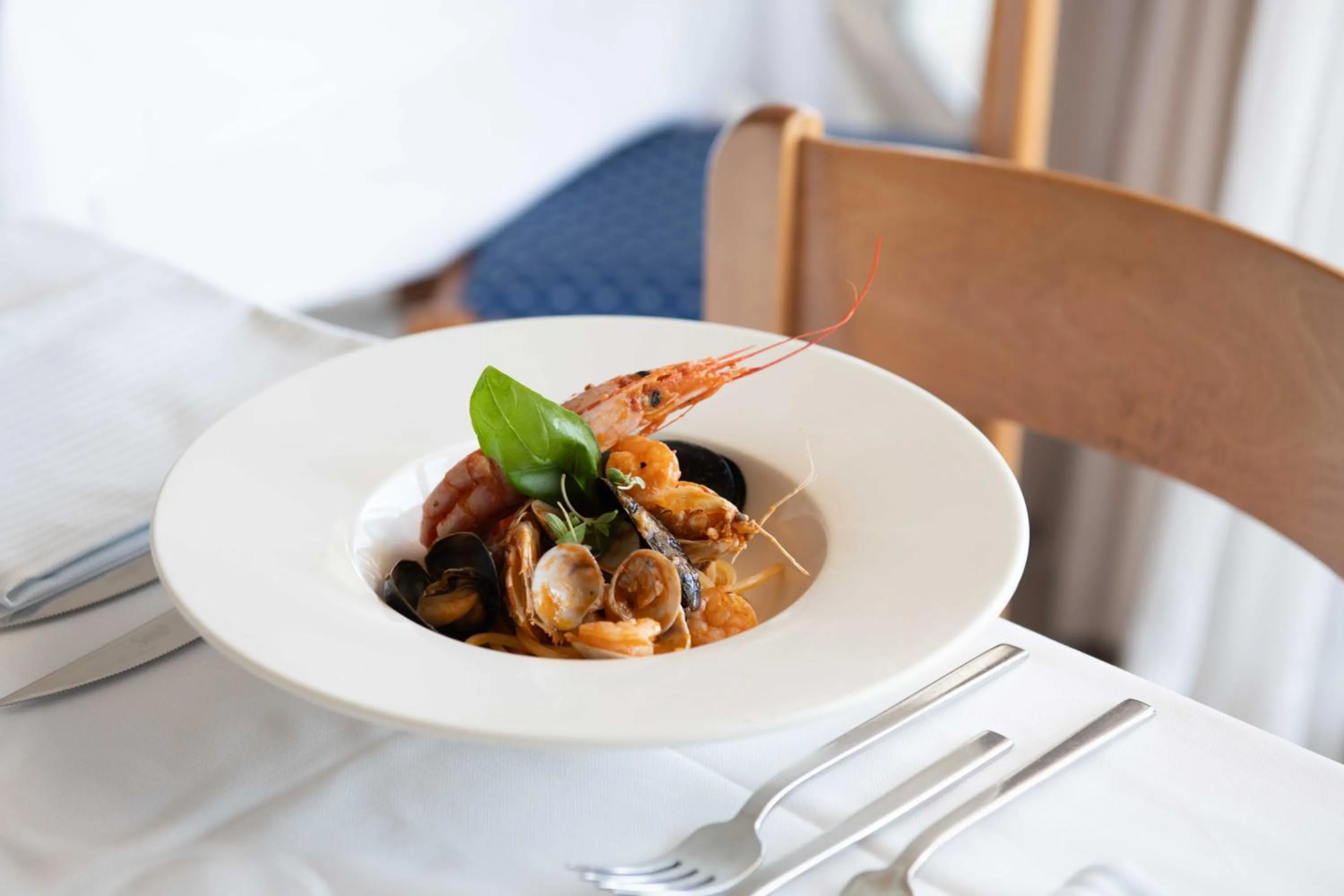 Restaurant/places to eat in Kiss Beachfront Hotel & Restaurant