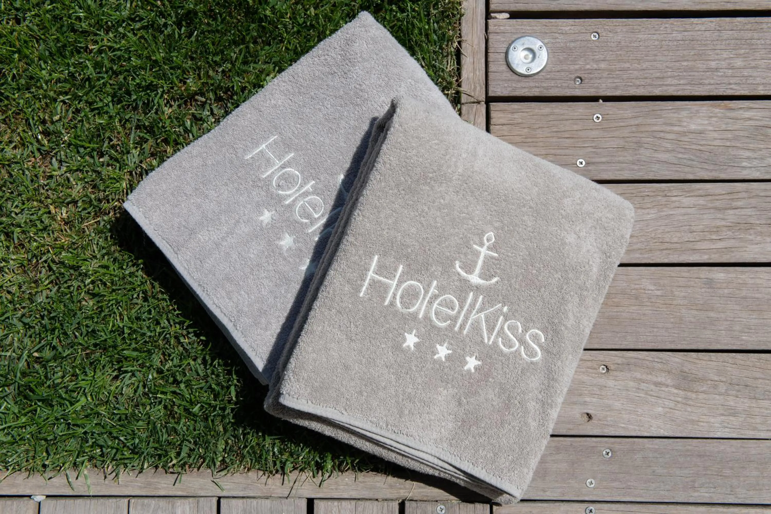 towels in Kiss Beachfront Hotel & Restaurant