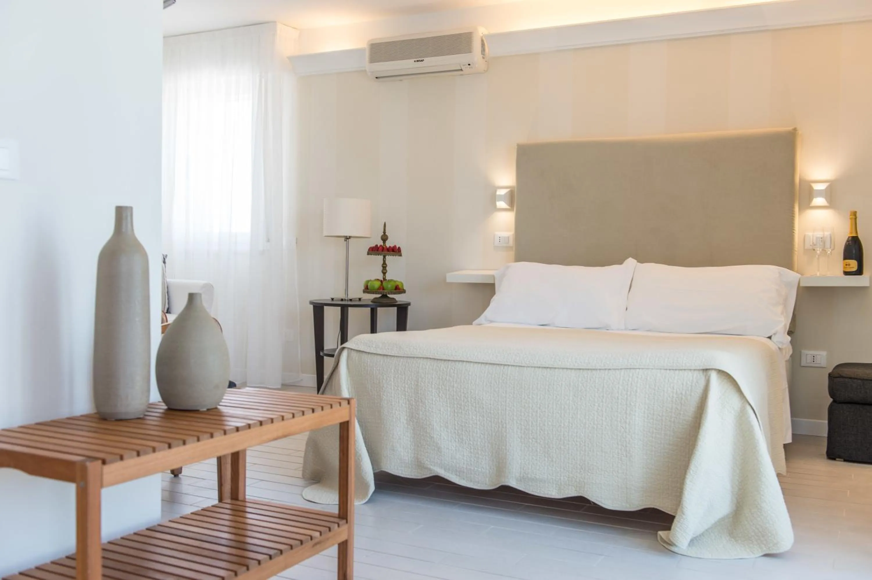 Photo of the whole room, Bed in Kiss Beachfront Hotel & Restaurant