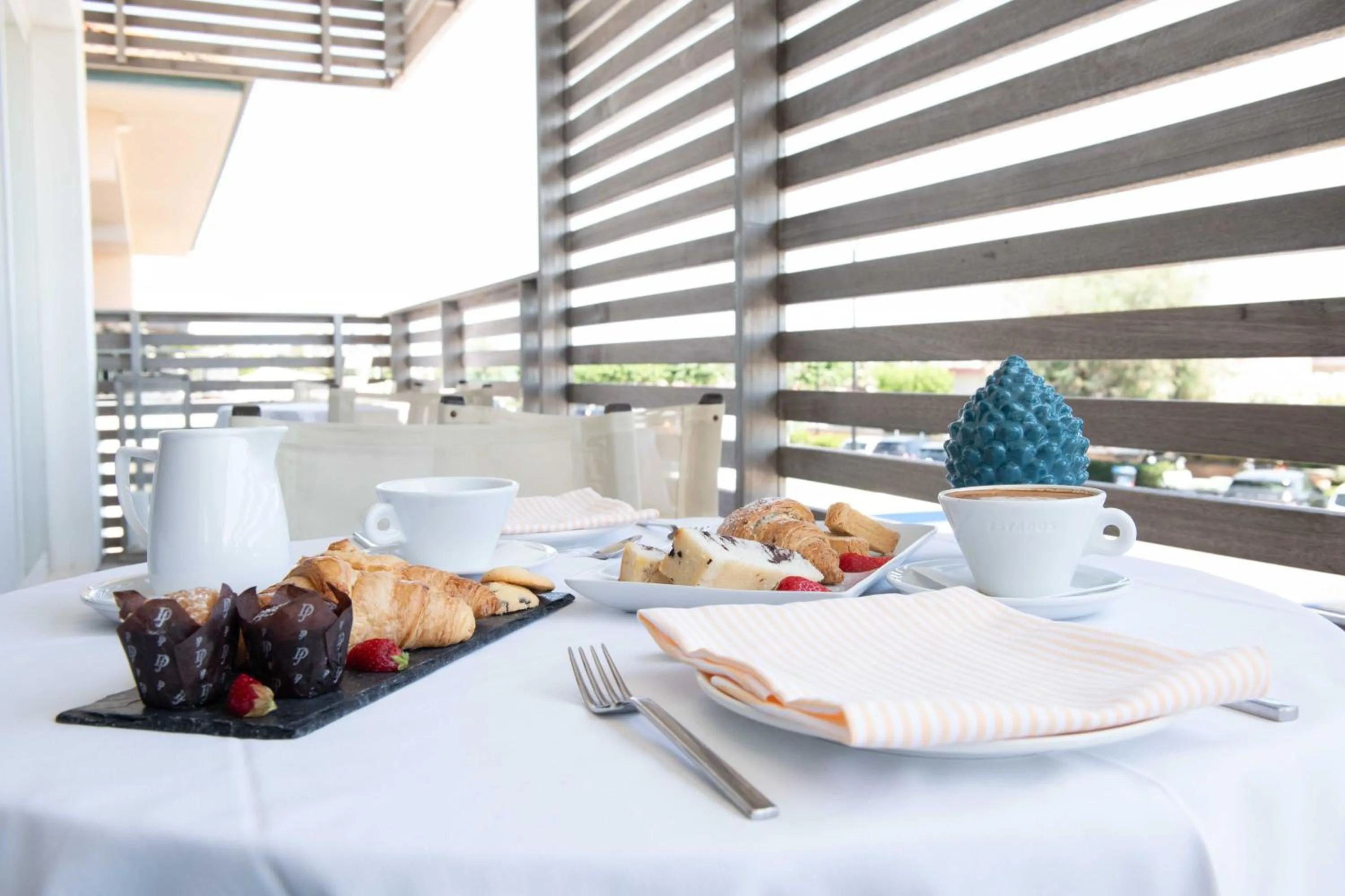 Breakfast in Kiss Beachfront Hotel & Restaurant