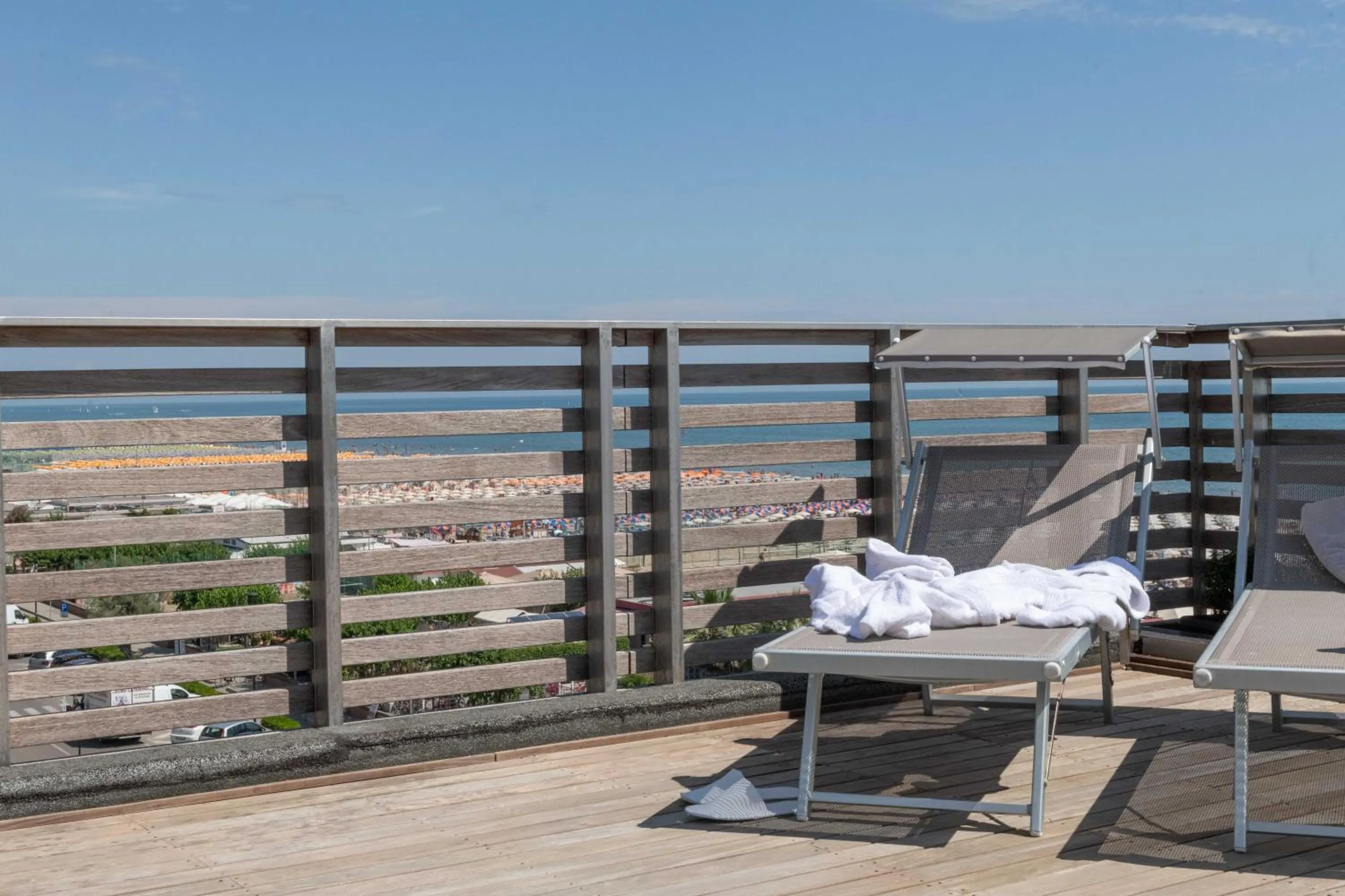 Day in Kiss Beachfront Hotel & Restaurant