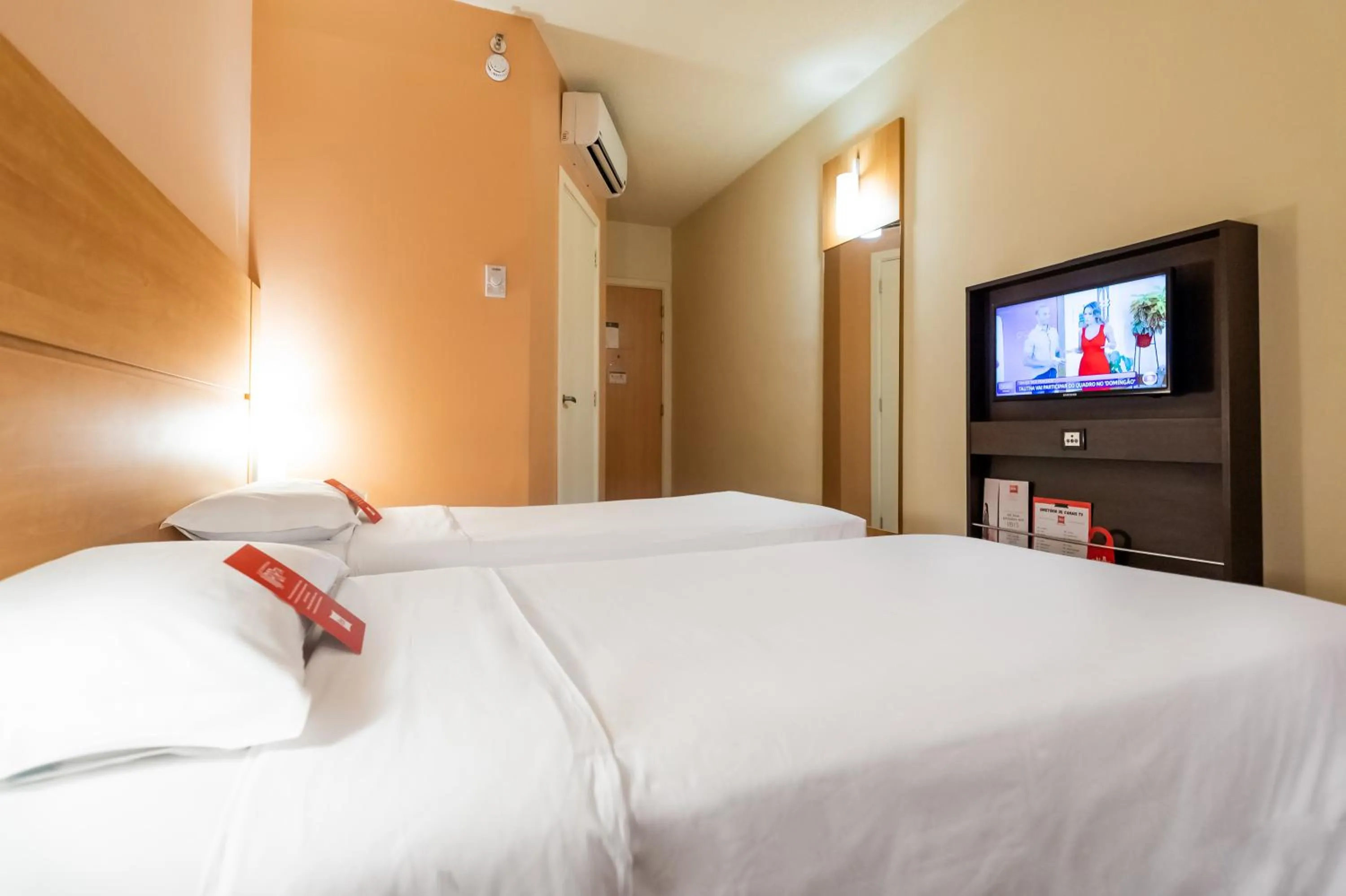 Bedroom, Bed in ibis Novo Hamburgo