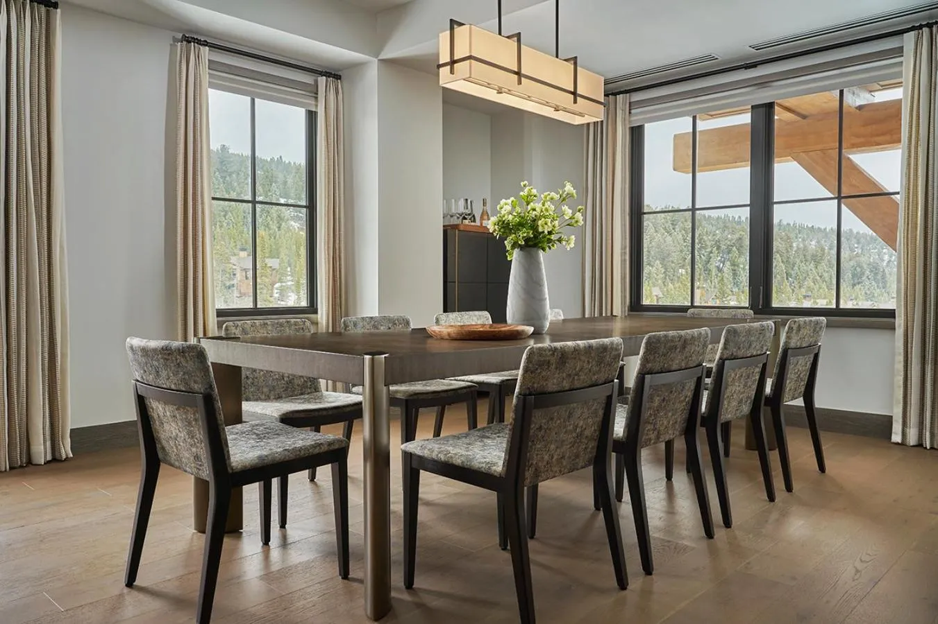 Dining area in Montage Big Sky