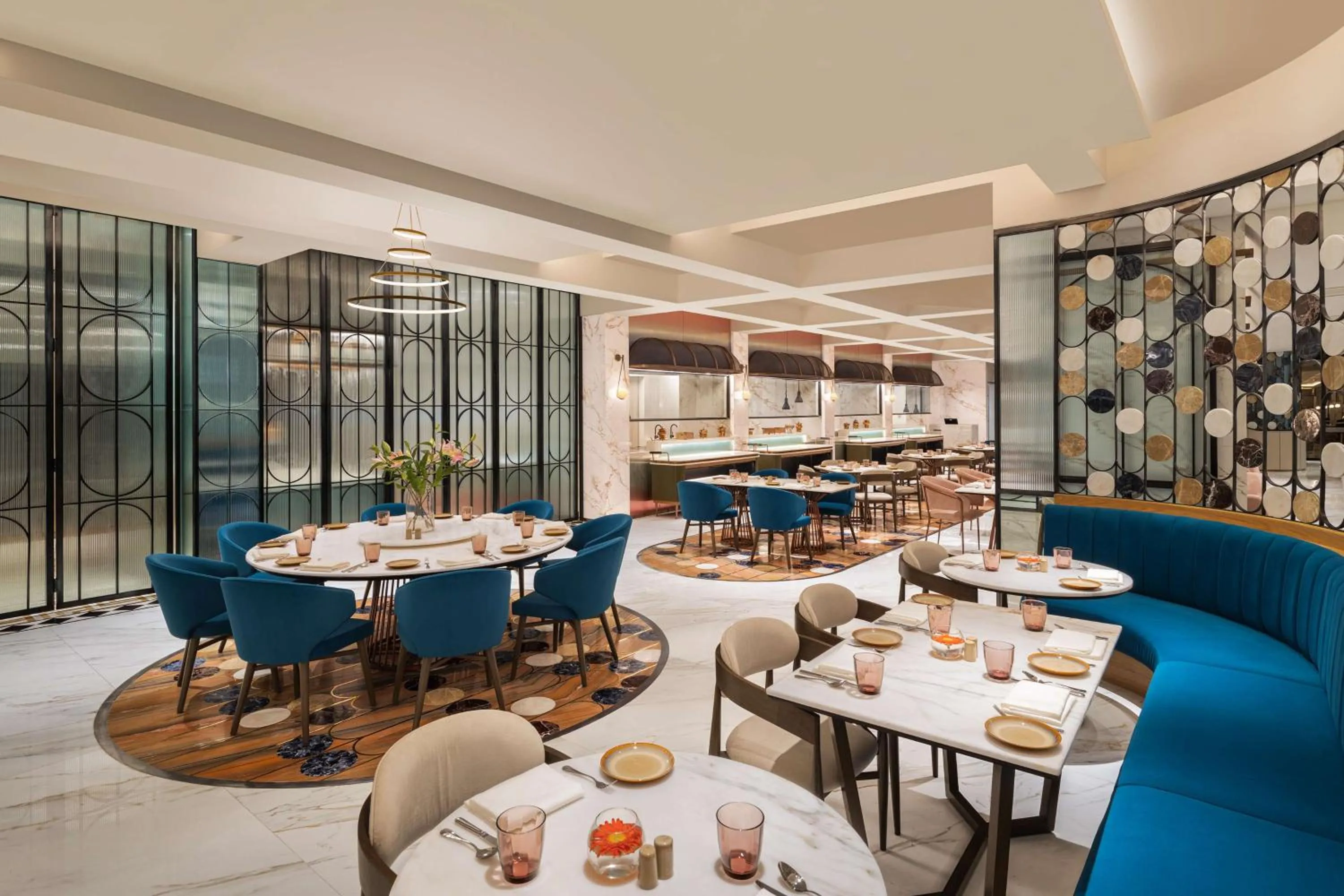 Restaurant/places to eat in Radisson Mumbai Goregaon