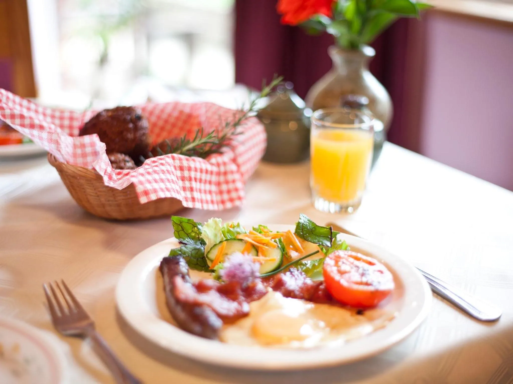 Restaurant/places to eat in Andelomi Forest Lodge