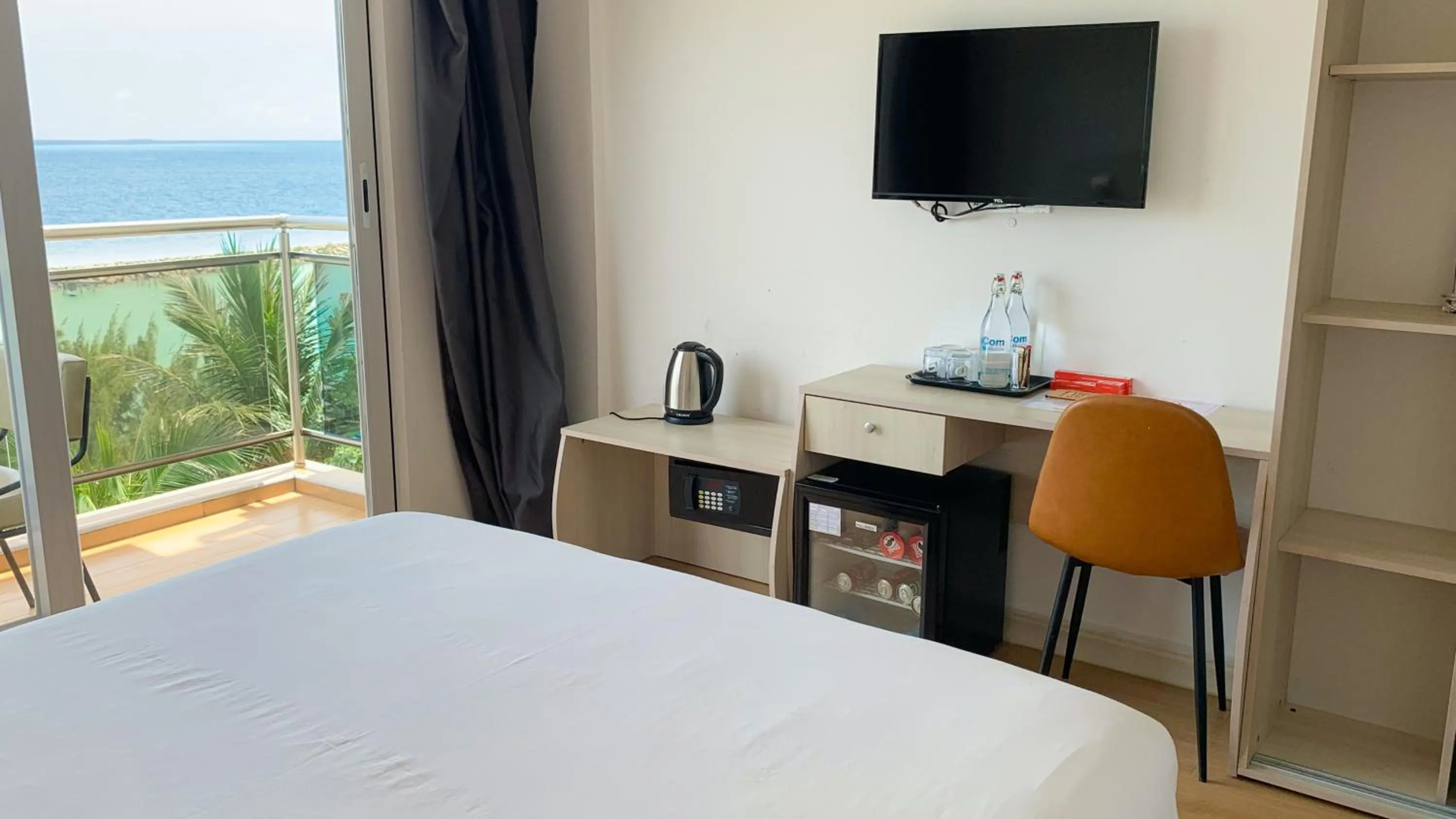 Bed in iCom Marina Sea View