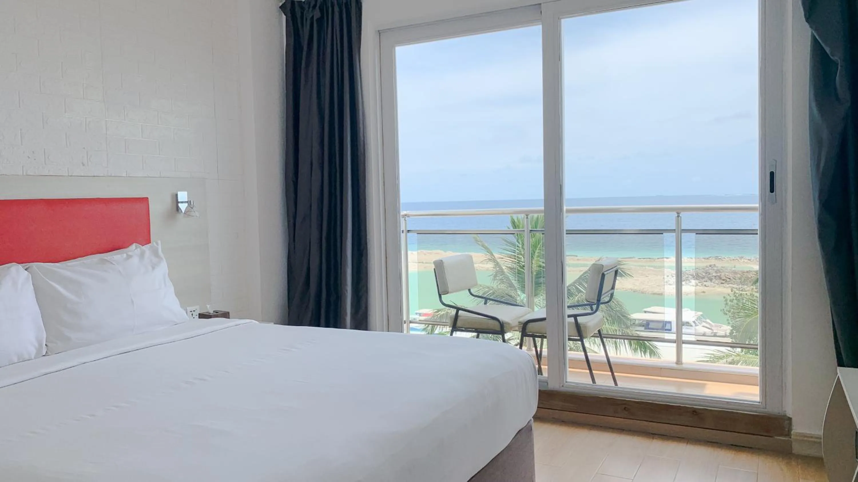 Bed in iCom Marina Sea View