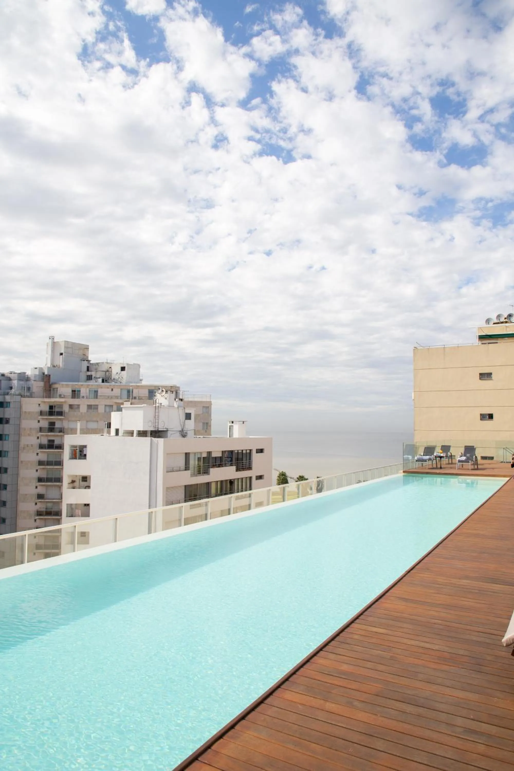 Swimming pool in Opta Coliving Punta Carretas