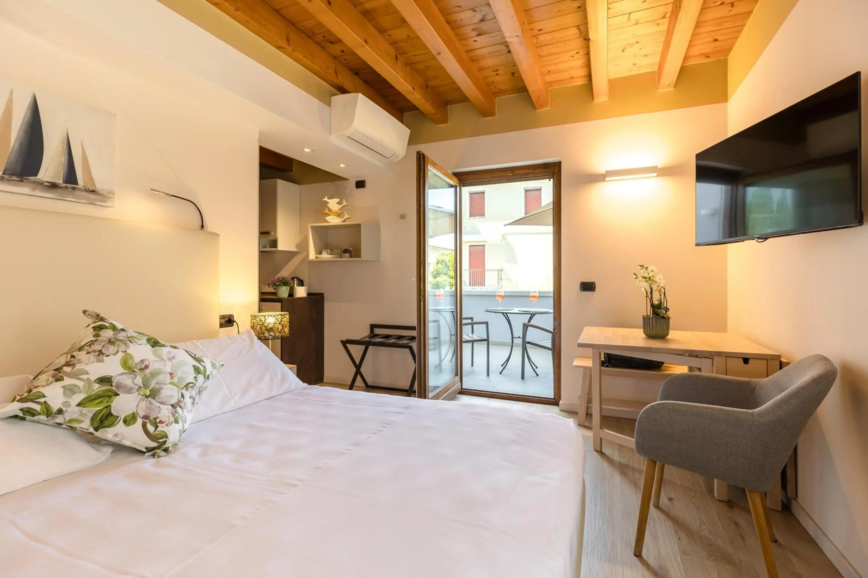 Bed in Charming Sirmione