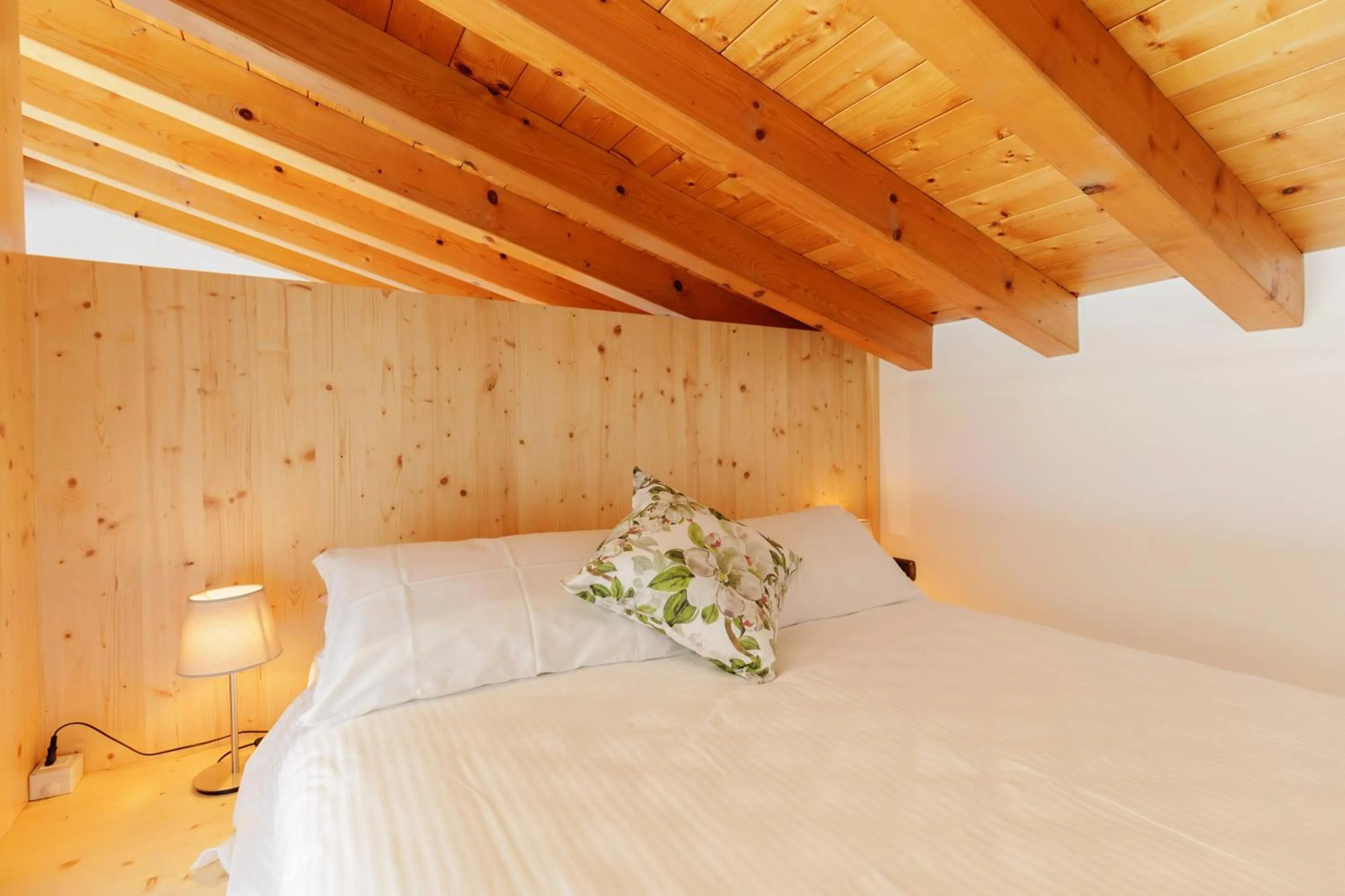 Bed in Charming Sirmione