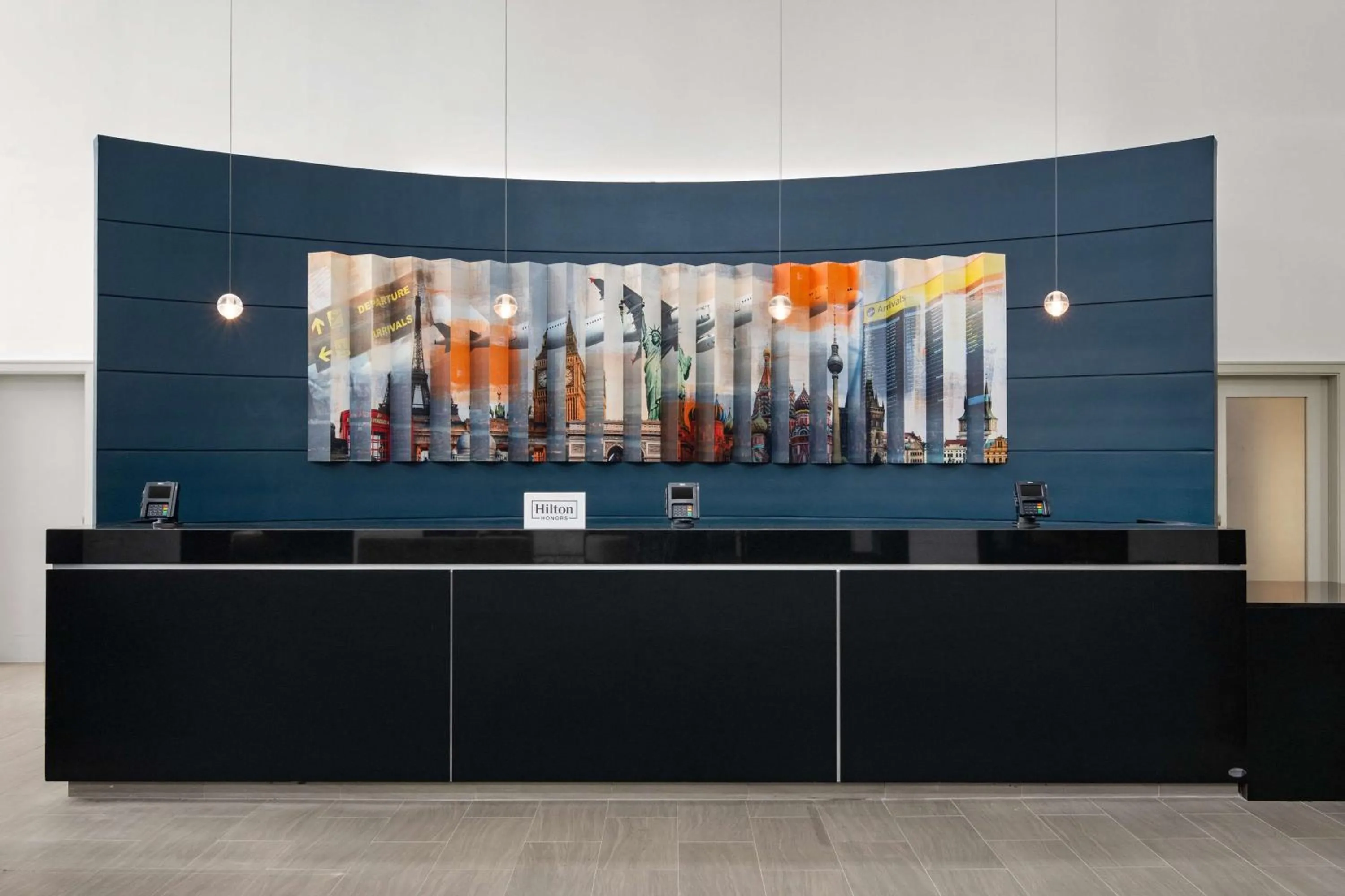 Lobby or reception in Embassy Suites by Hilton Newark Airport