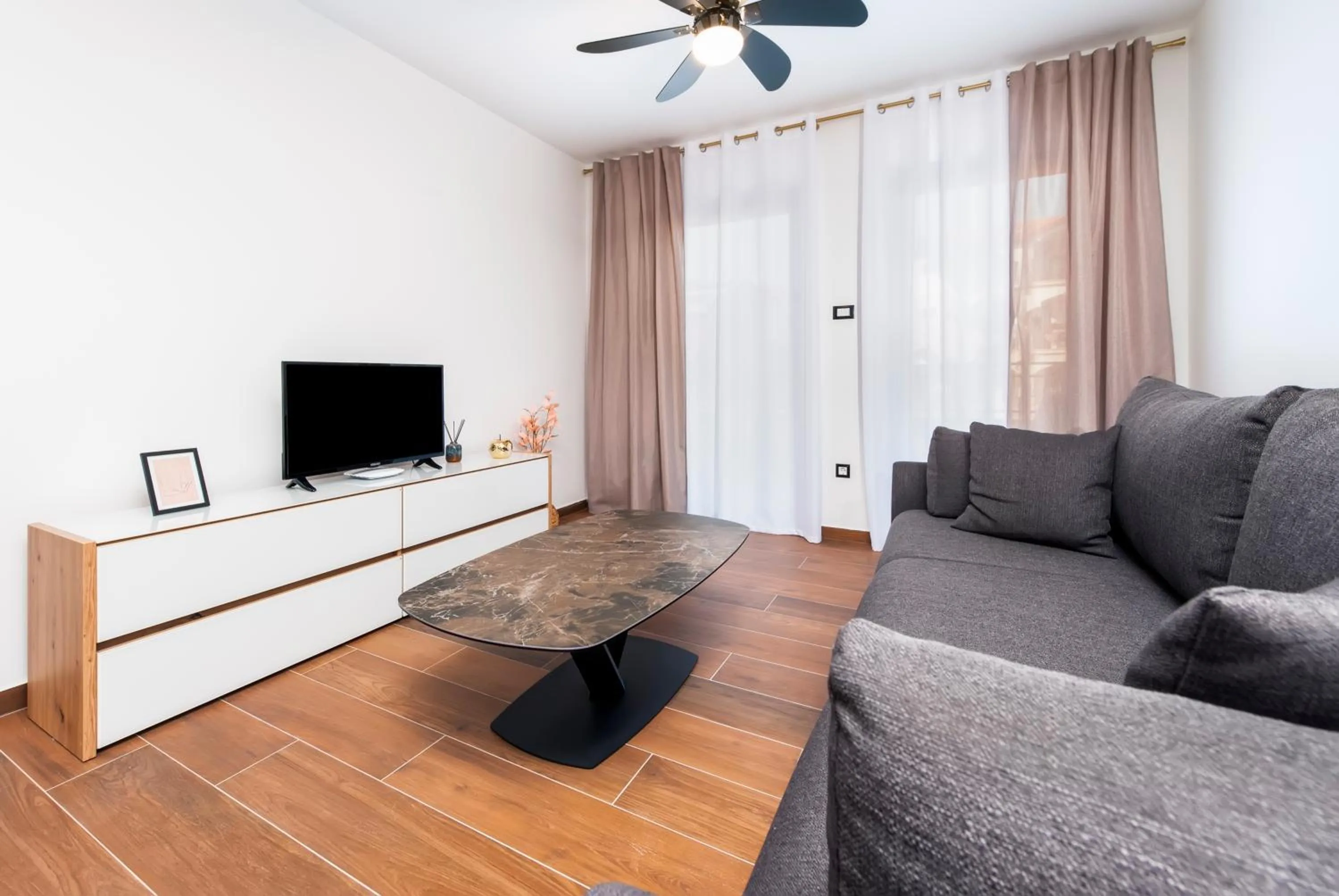 TV and multimedia in Apartments Sanja-New renovated