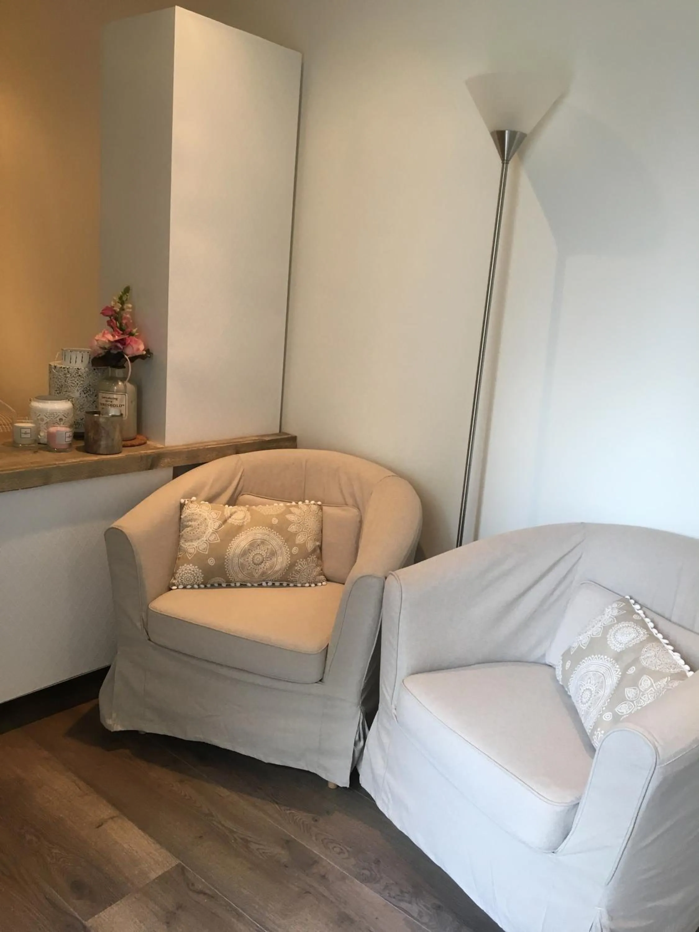 Seating area in Romana