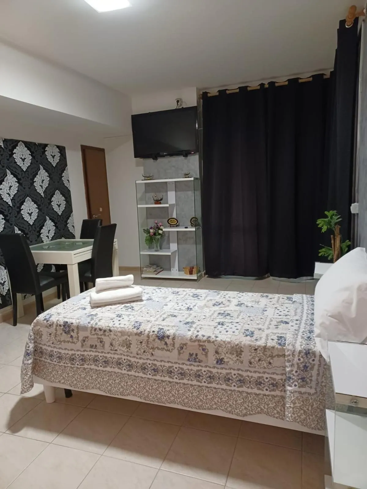 Bed in Chowdhury House