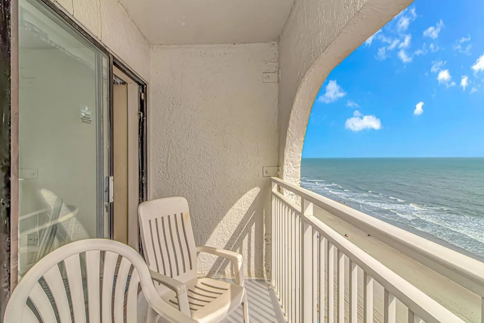 Direct Oceanfront Sea Mist Resort 21101