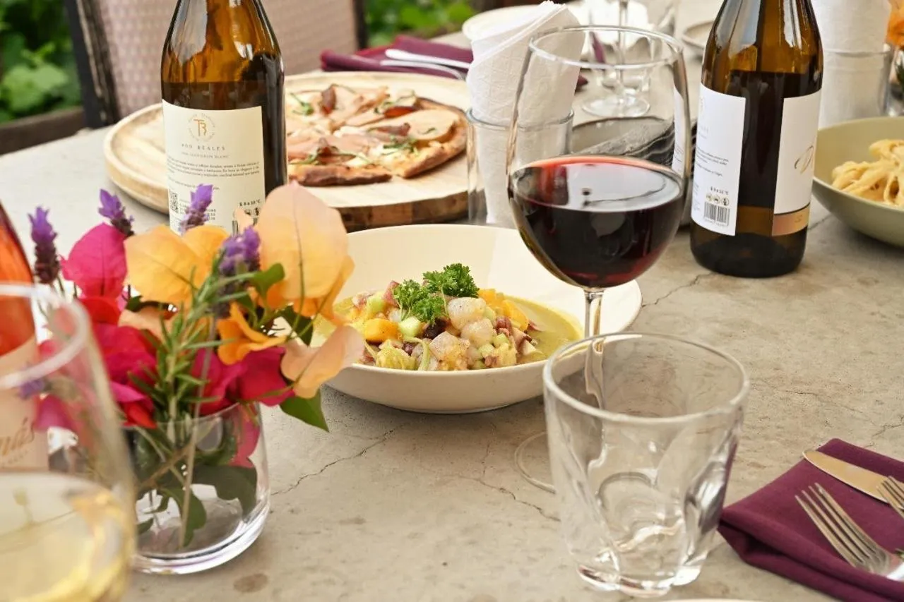 Food and drinks in Brisa Del Valle Hotel Boutique