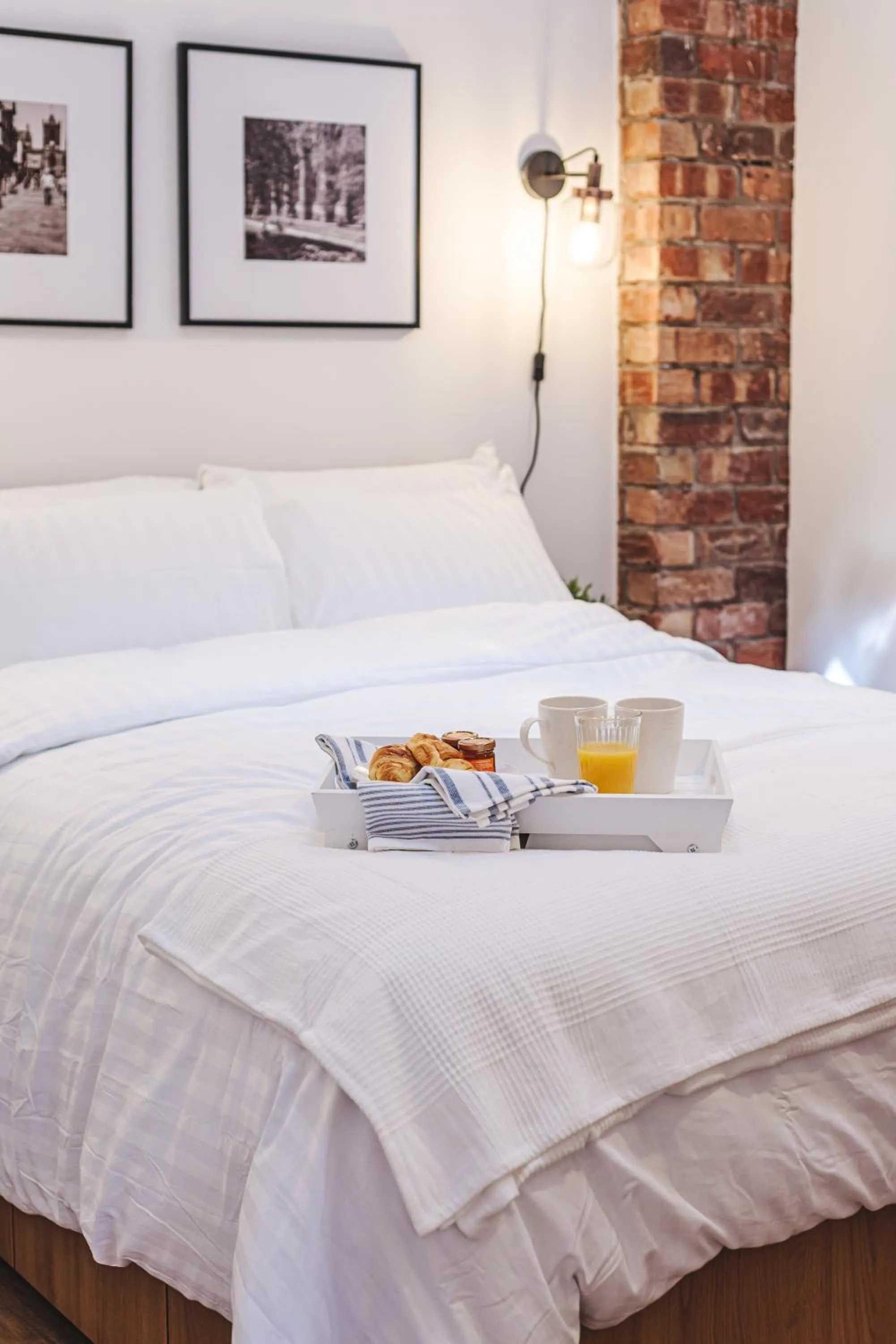 Bed in 14-16 Grosvenor Street Stylish Apartments - Chester