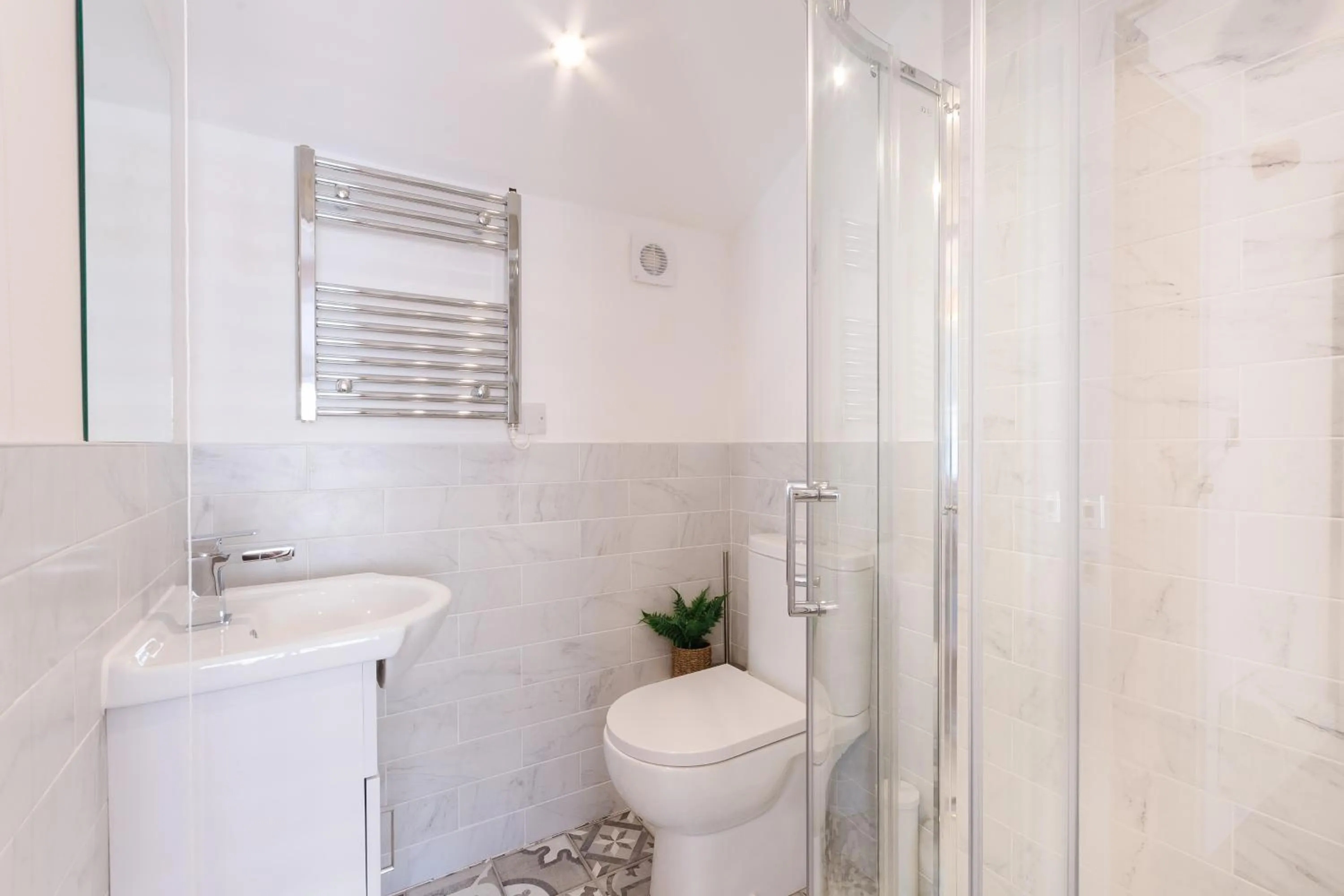 Shower in 14-16 Grosvenor Street Stylish Apartments - Chester