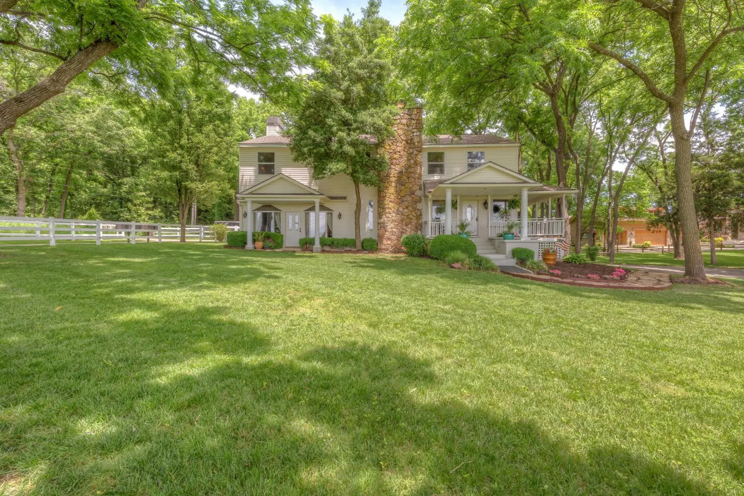 The Funky Monkey Inn The Funky Monkey Inn