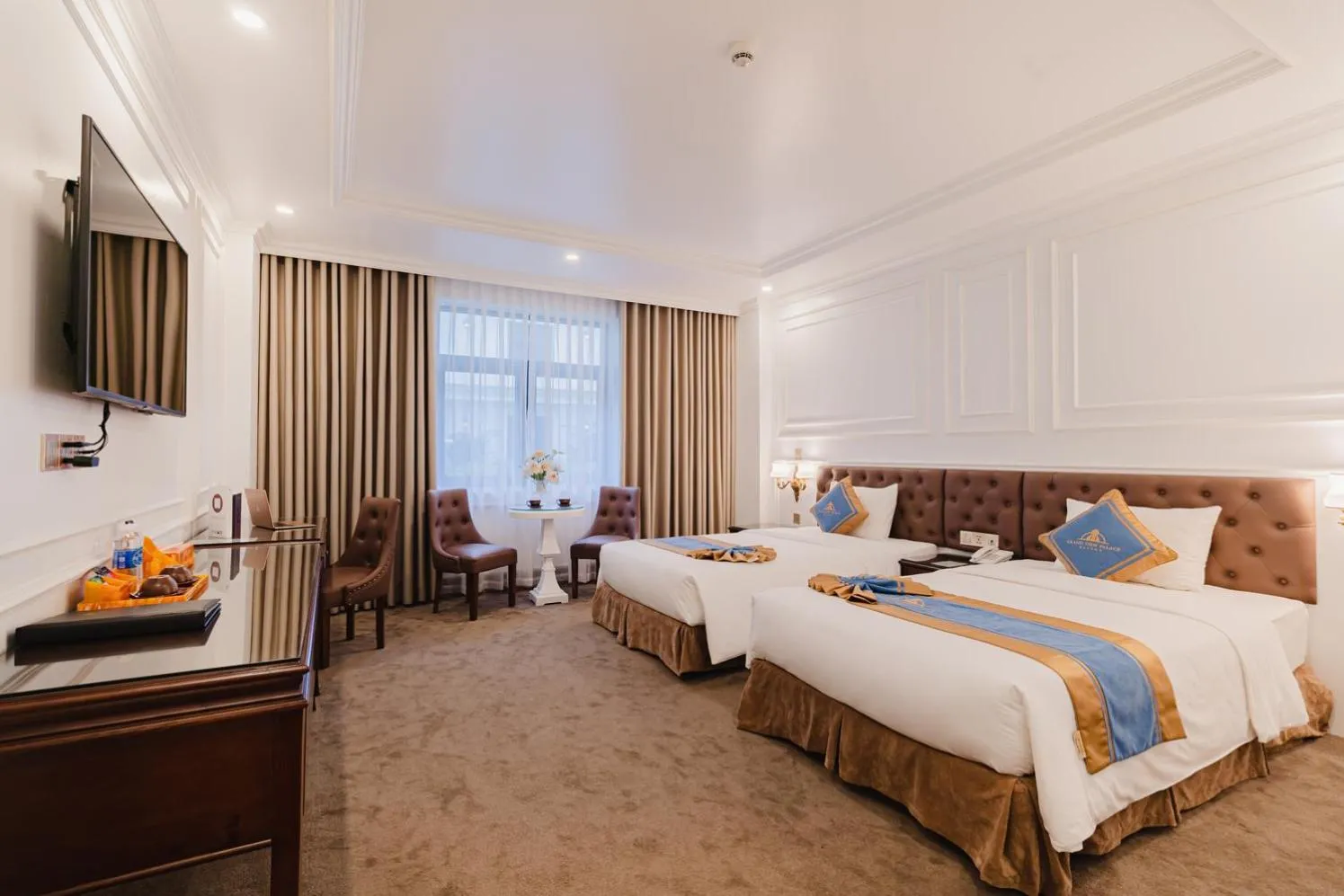 Bed in GRAND VIEW PALACE HA LONG HOTEL