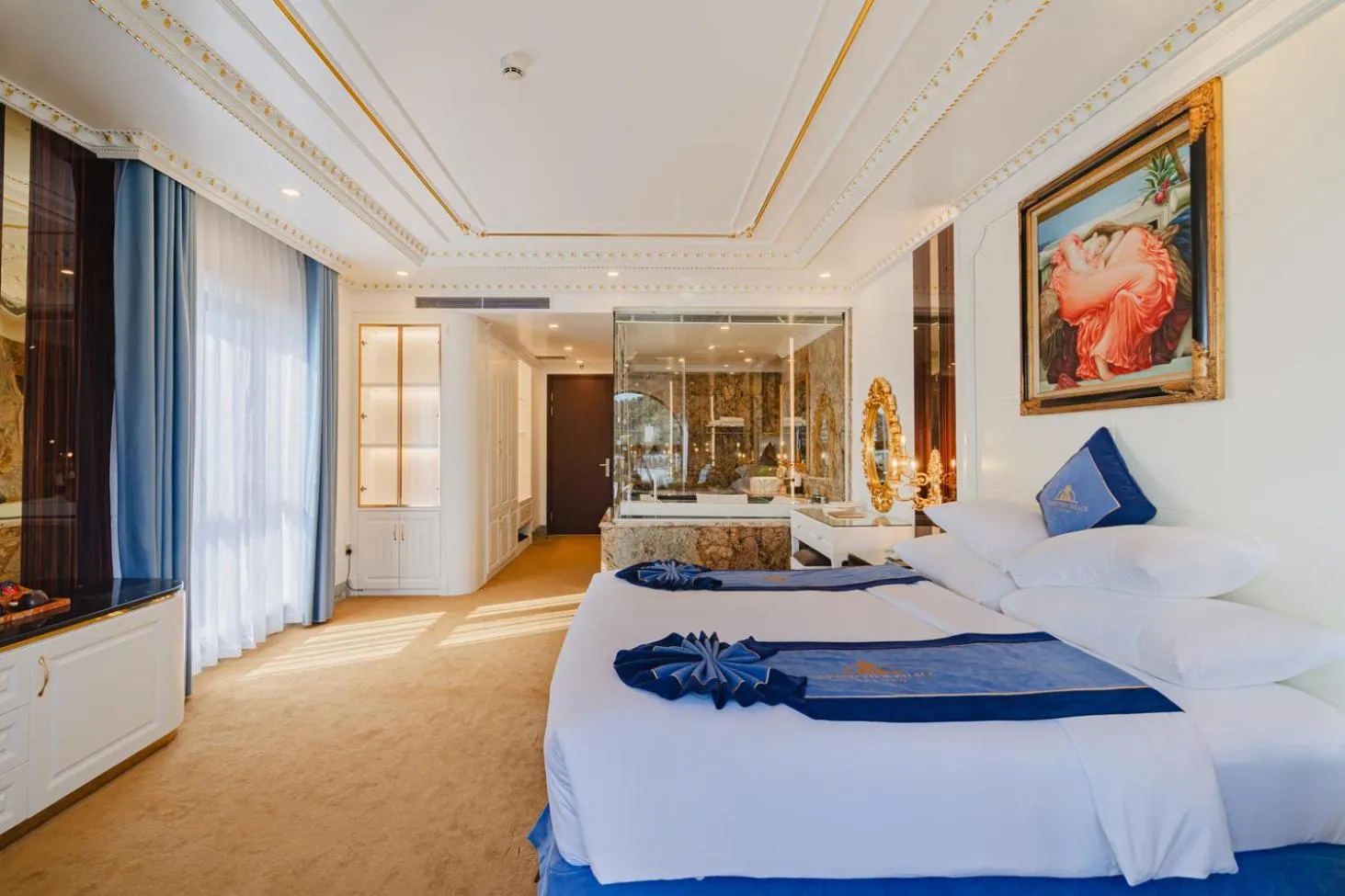 Bed in GRAND VIEW PALACE HA LONG HOTEL