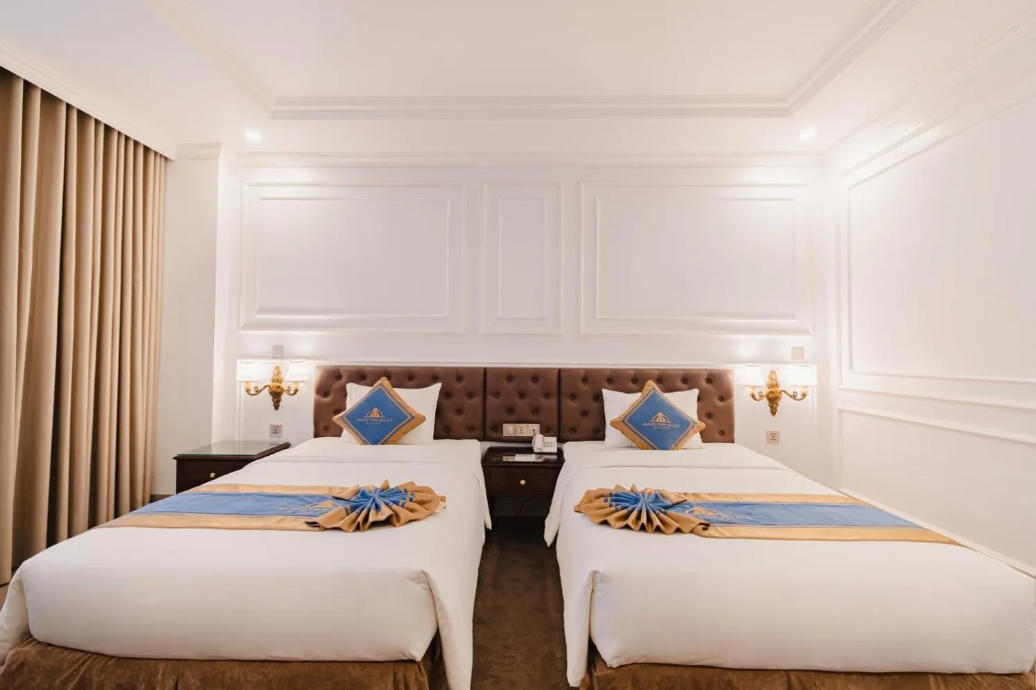 Bed in GRAND VIEW PALACE HA LONG HOTEL