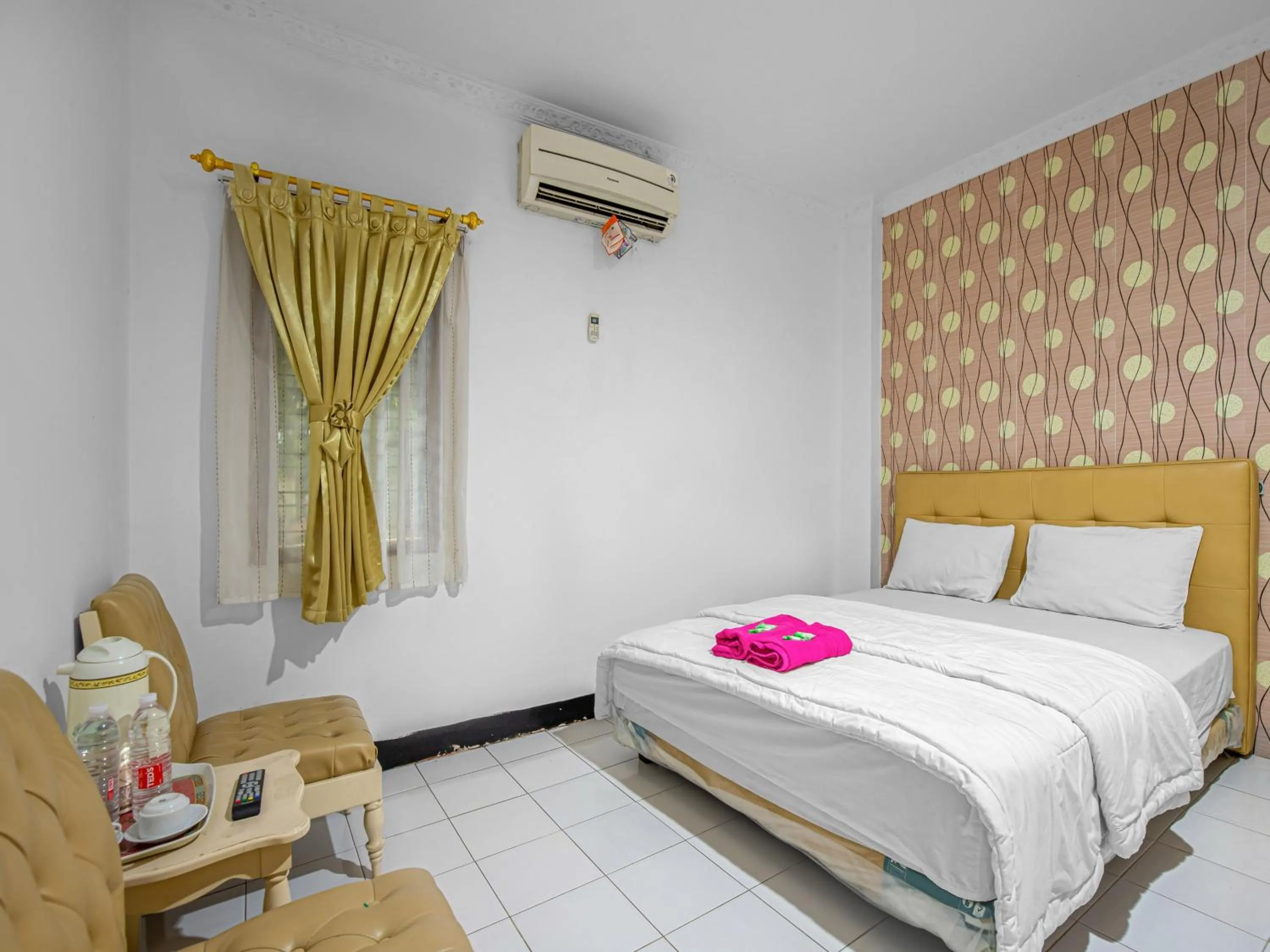 Bed in Hotel Cempaka Sari