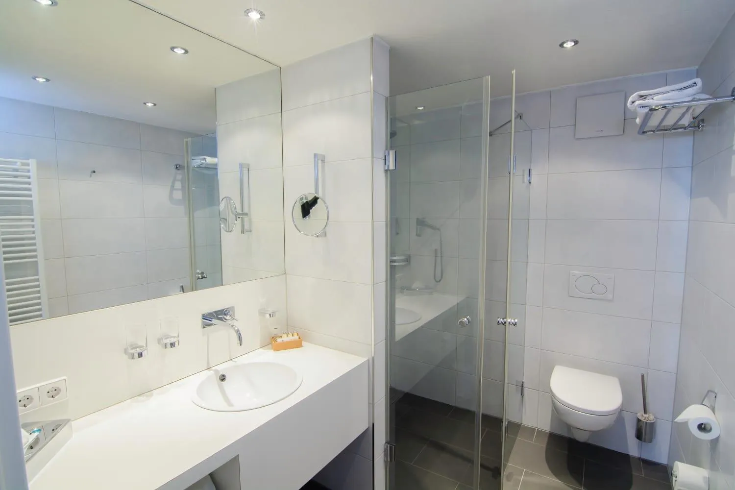 Hotel Adler - Weil am Rhein