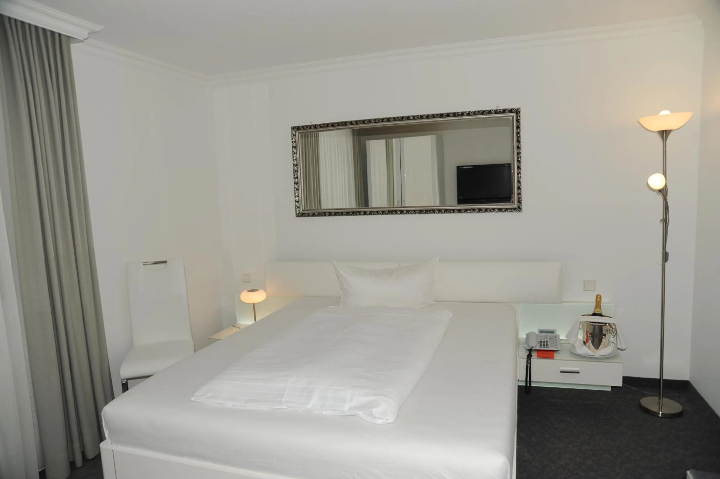 Bed in Hotel Adler - Weil am Rhein