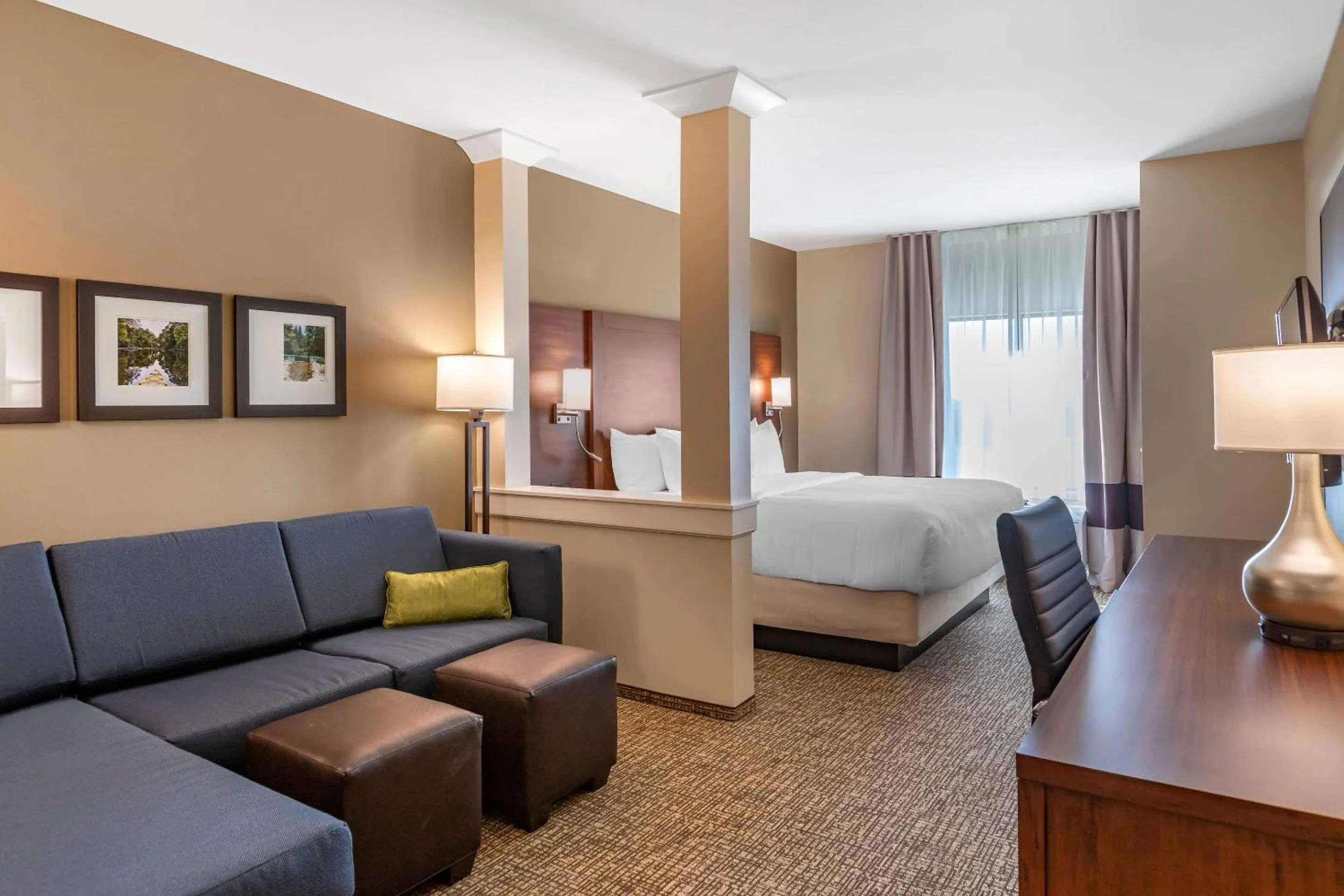 Bedroom, Bed in Comfort Inn & Suites