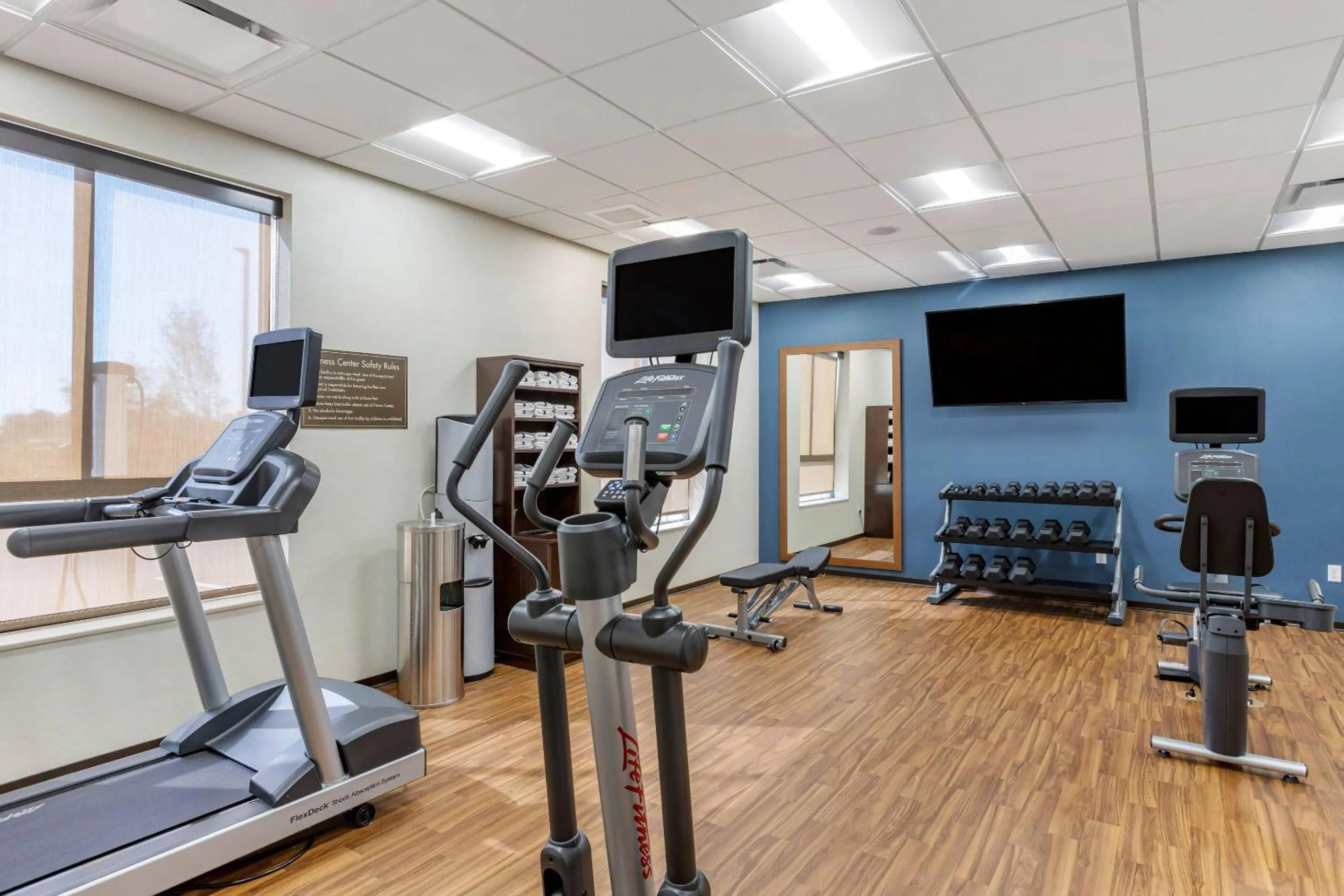 Fitness centre/facilities in Comfort Inn & Suites