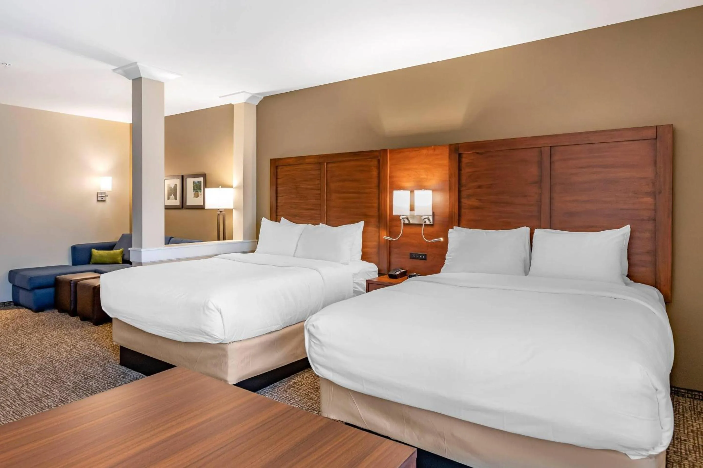 Bedroom, Bed in Comfort Inn & Suites Clarkston Pine Knob Area