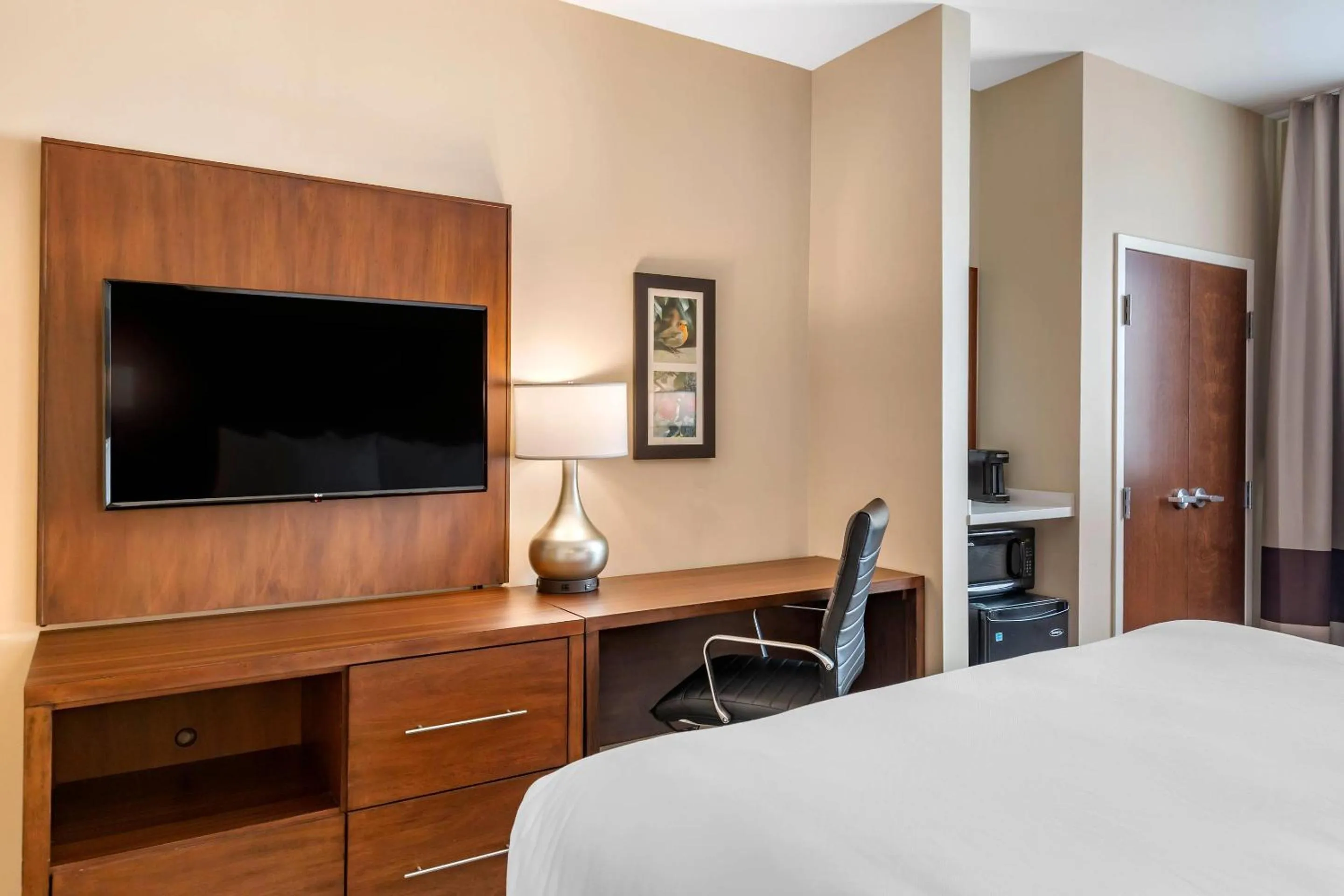 Bedroom, Bed in Comfort Inn & Suites