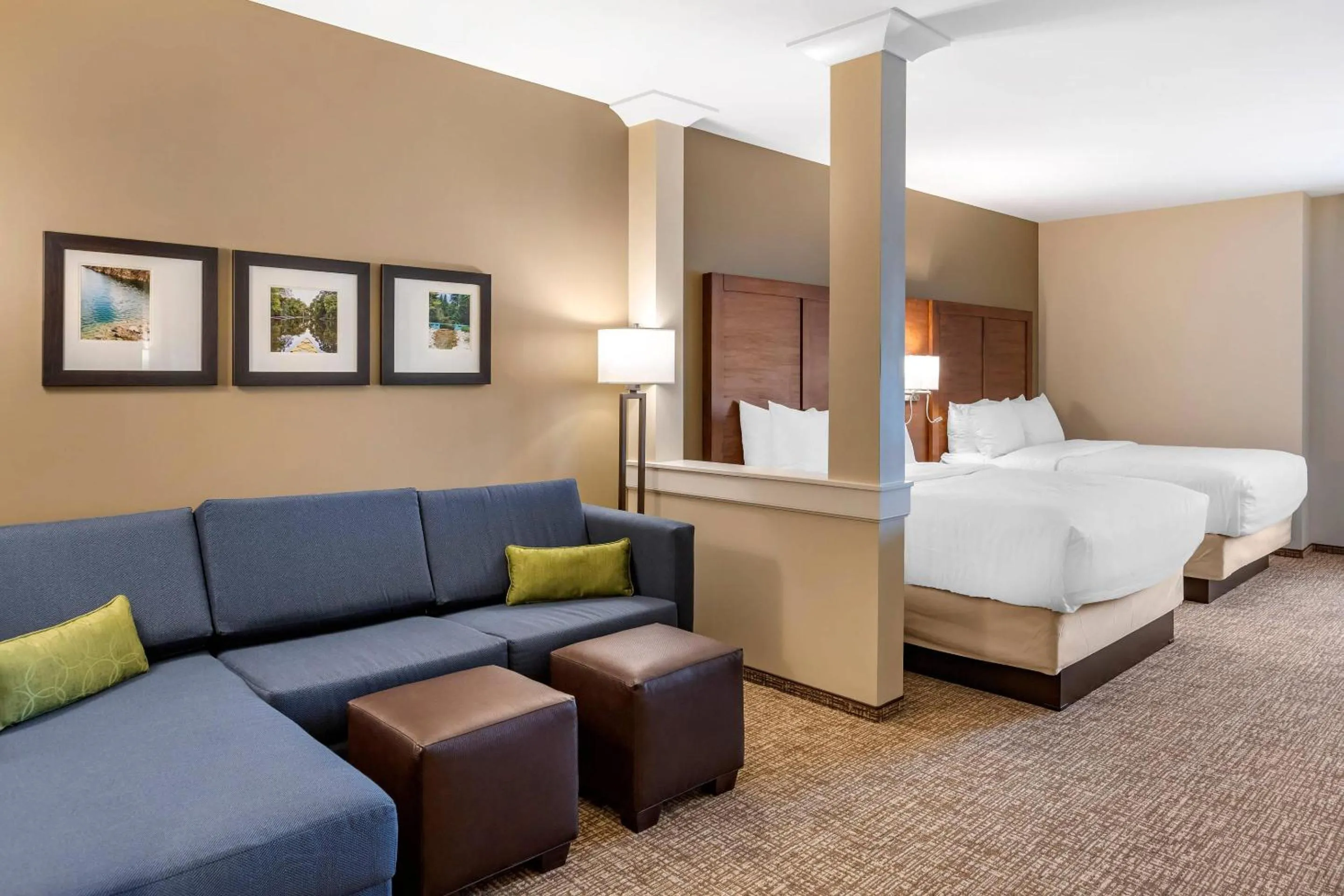 Bedroom, Bed in Comfort Inn & Suites