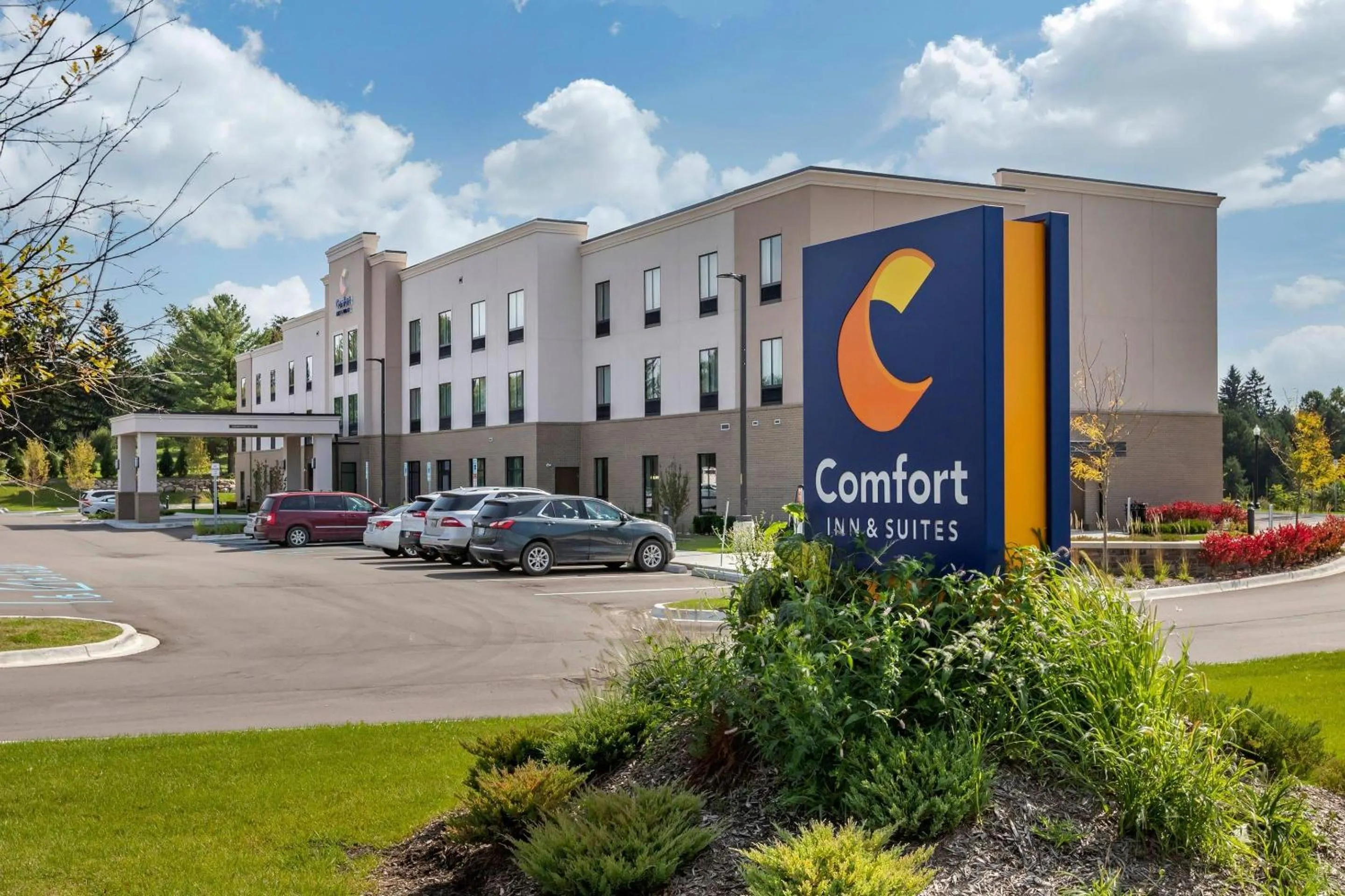 Property building in Comfort Inn & Suites
