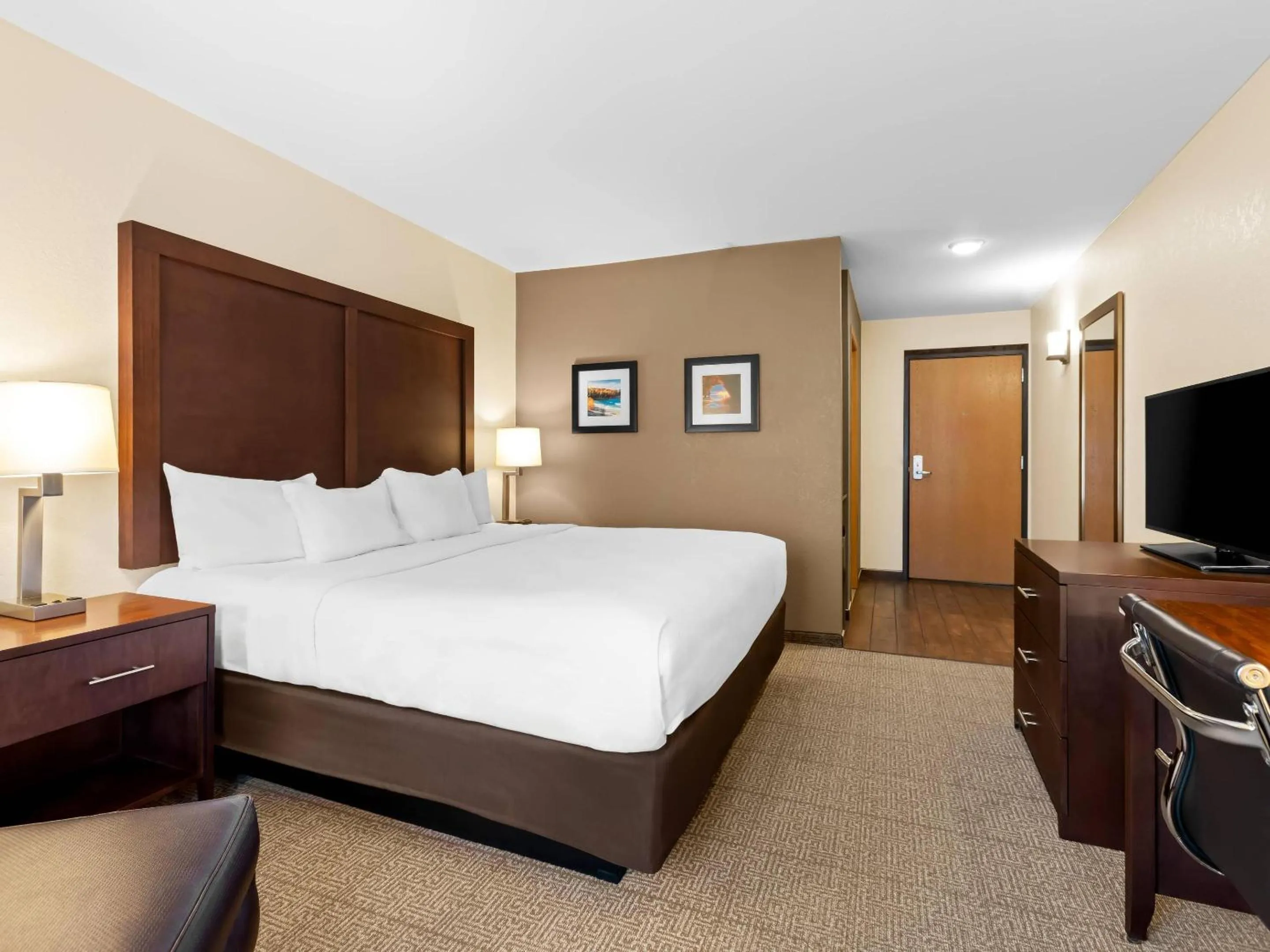Bedroom, Bed in Comfort Inn & Suites Munising-Lakefront