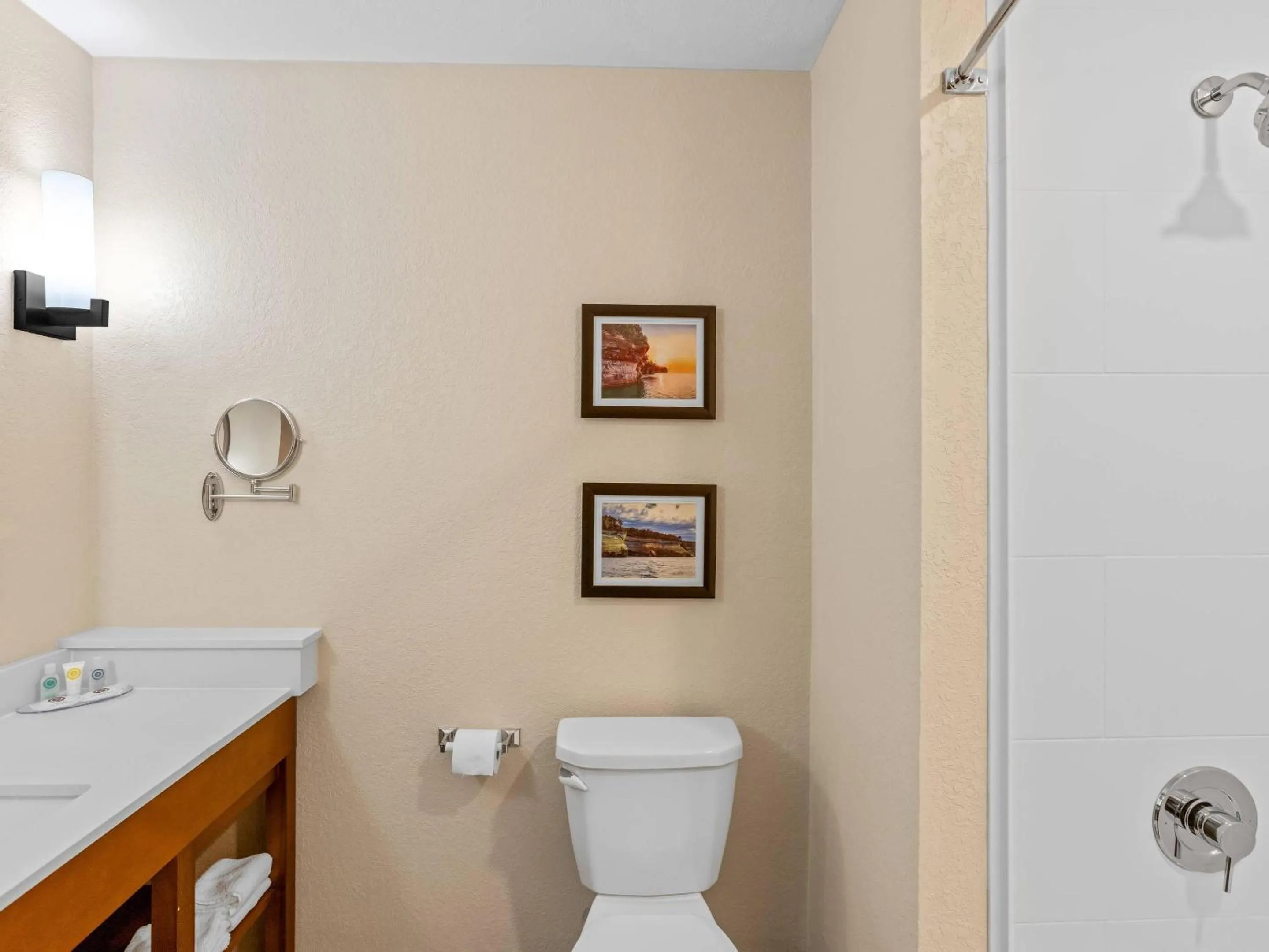 Bedroom in Comfort Inn & Suites Munising-Lakefront