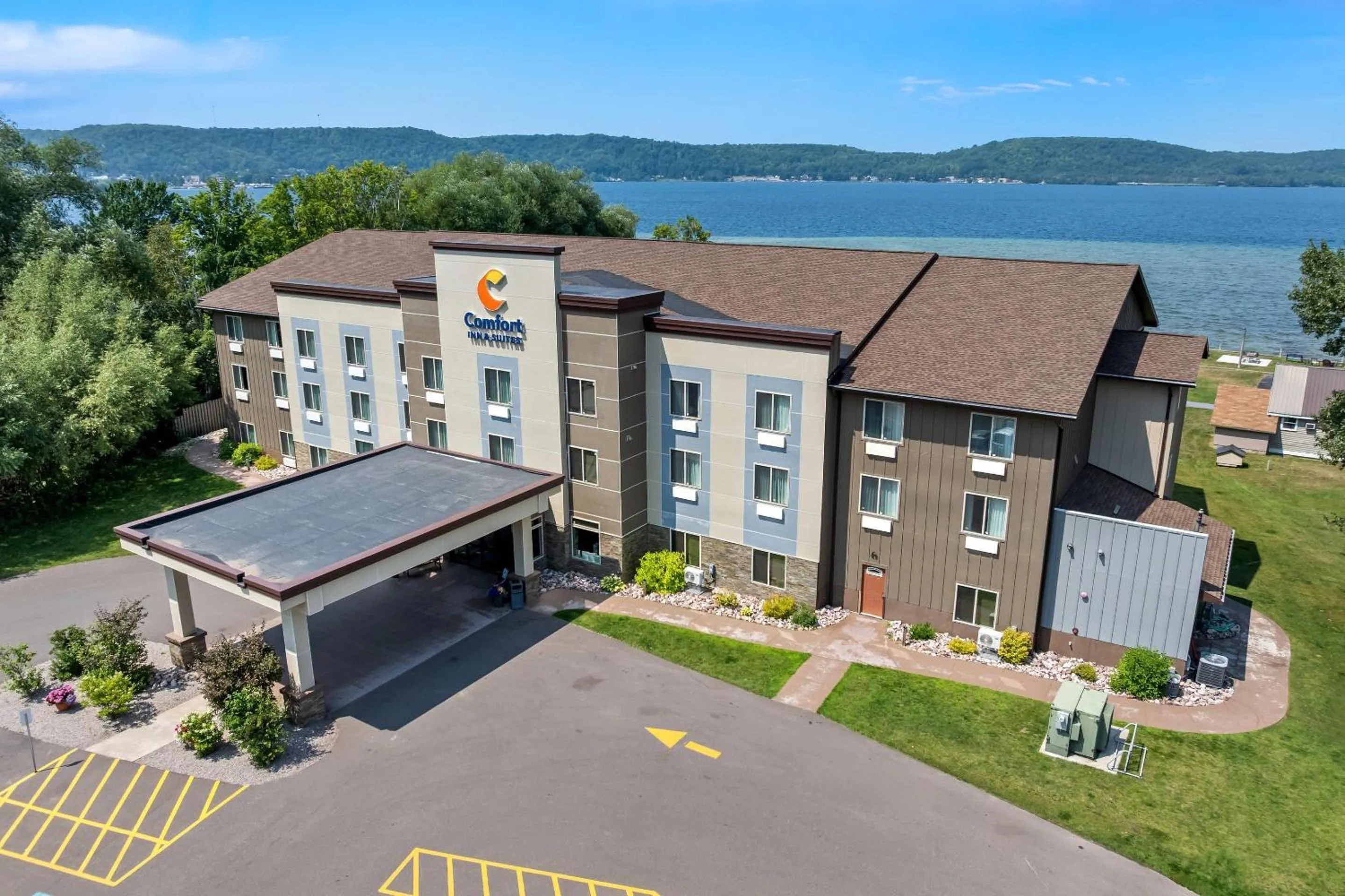 Property building in Comfort Inn & Suites Munising-Lakefront