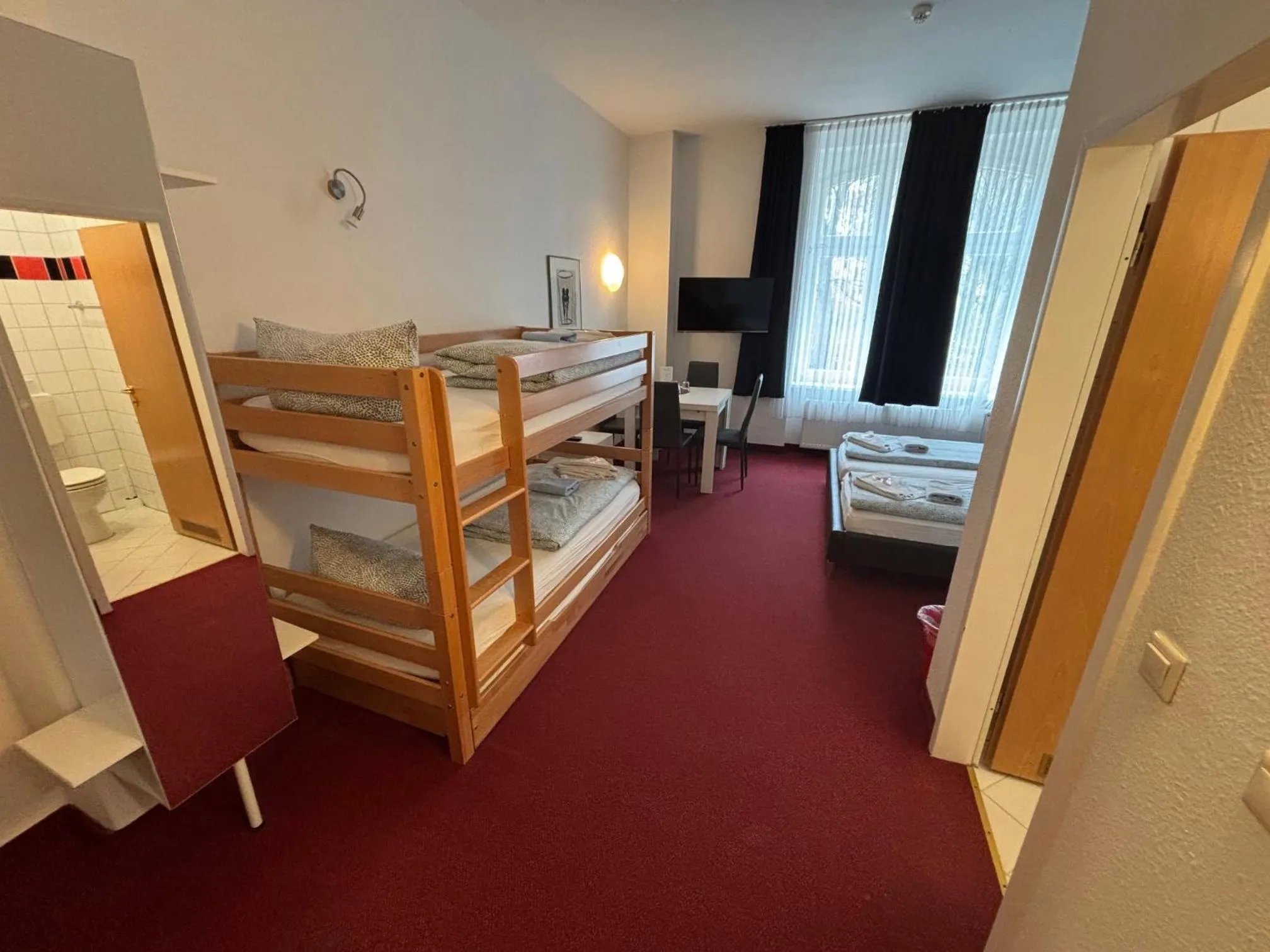 Photo of the whole room, Bed in Bornholmer Hof im Prenzlauer Berg